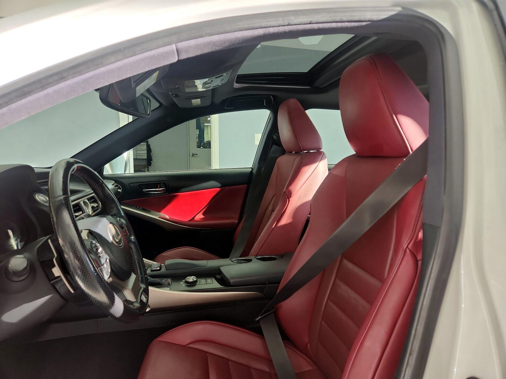 Thumbnail: 2016 Lexus IS - 18