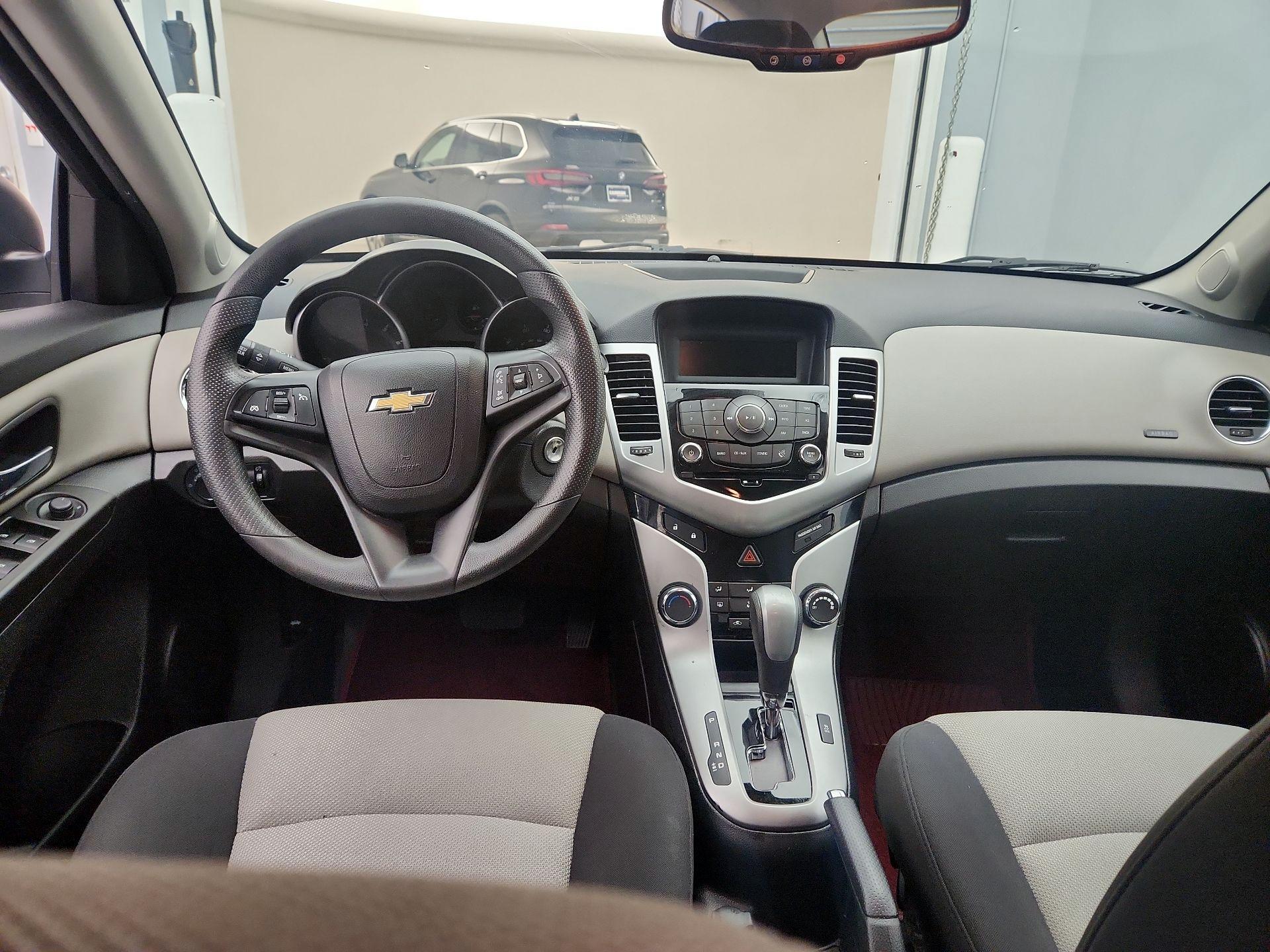 Thumbnail: 2014 Chevrolet Cruze - 9