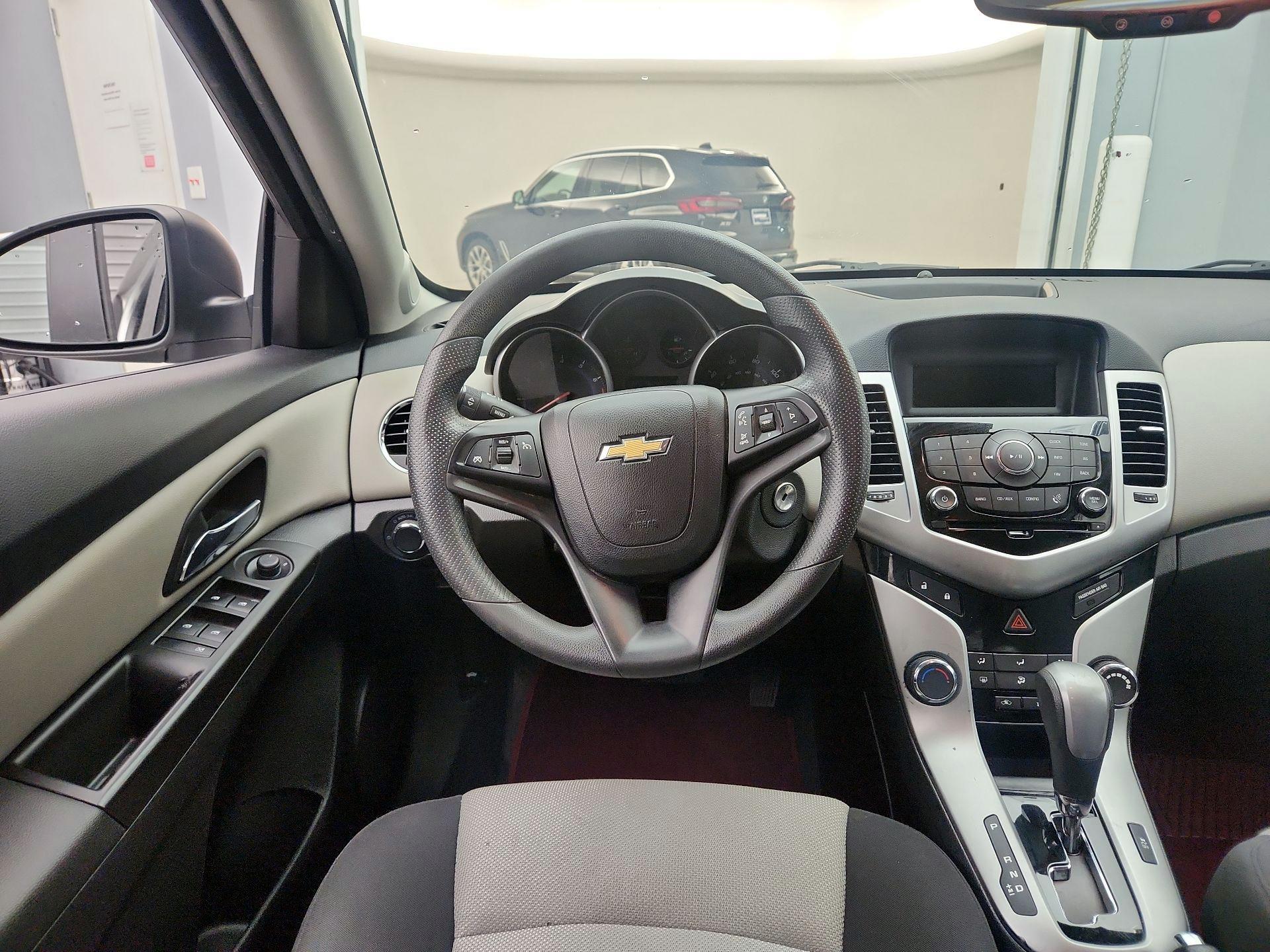 Thumbnail: 2014 Chevrolet Cruze - 10
