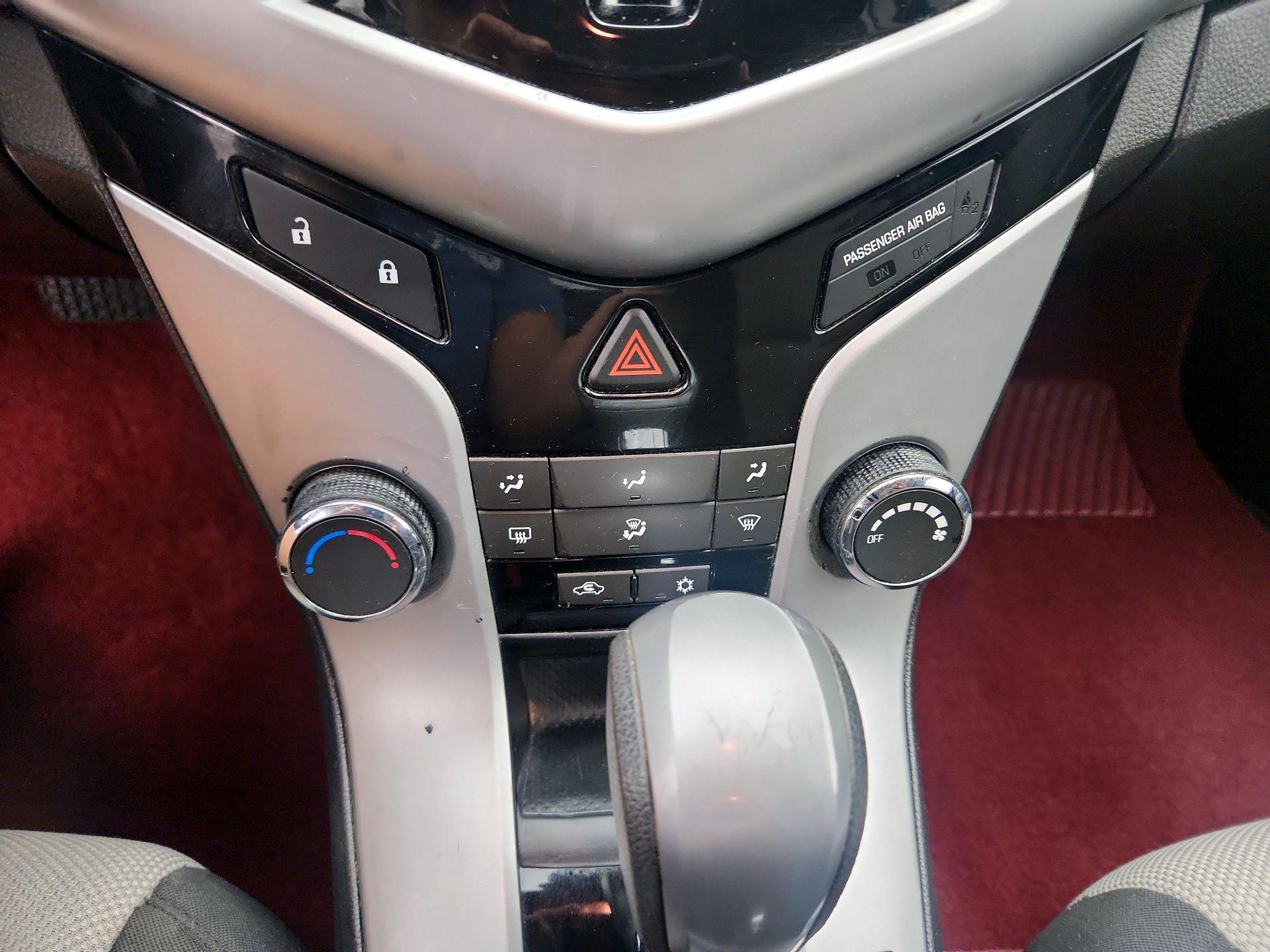 Thumbnail: 2014 Chevrolet Cruze - 15