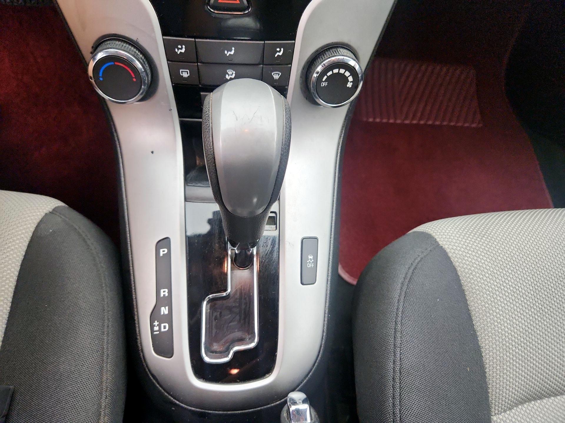 Thumbnail: 2014 Chevrolet Cruze - 16