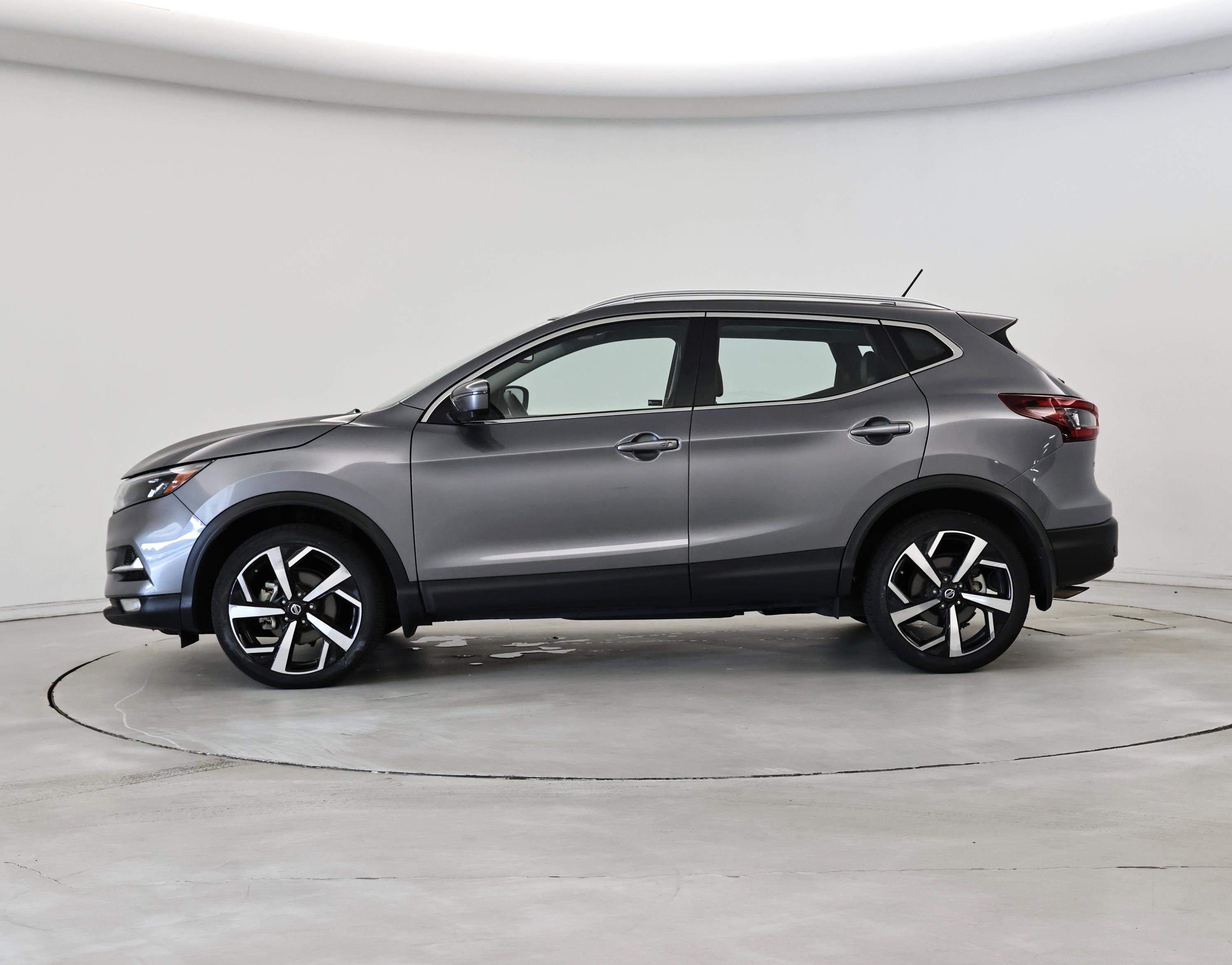 Thumbnail: 2022 Nissan Rogue Sport - 3