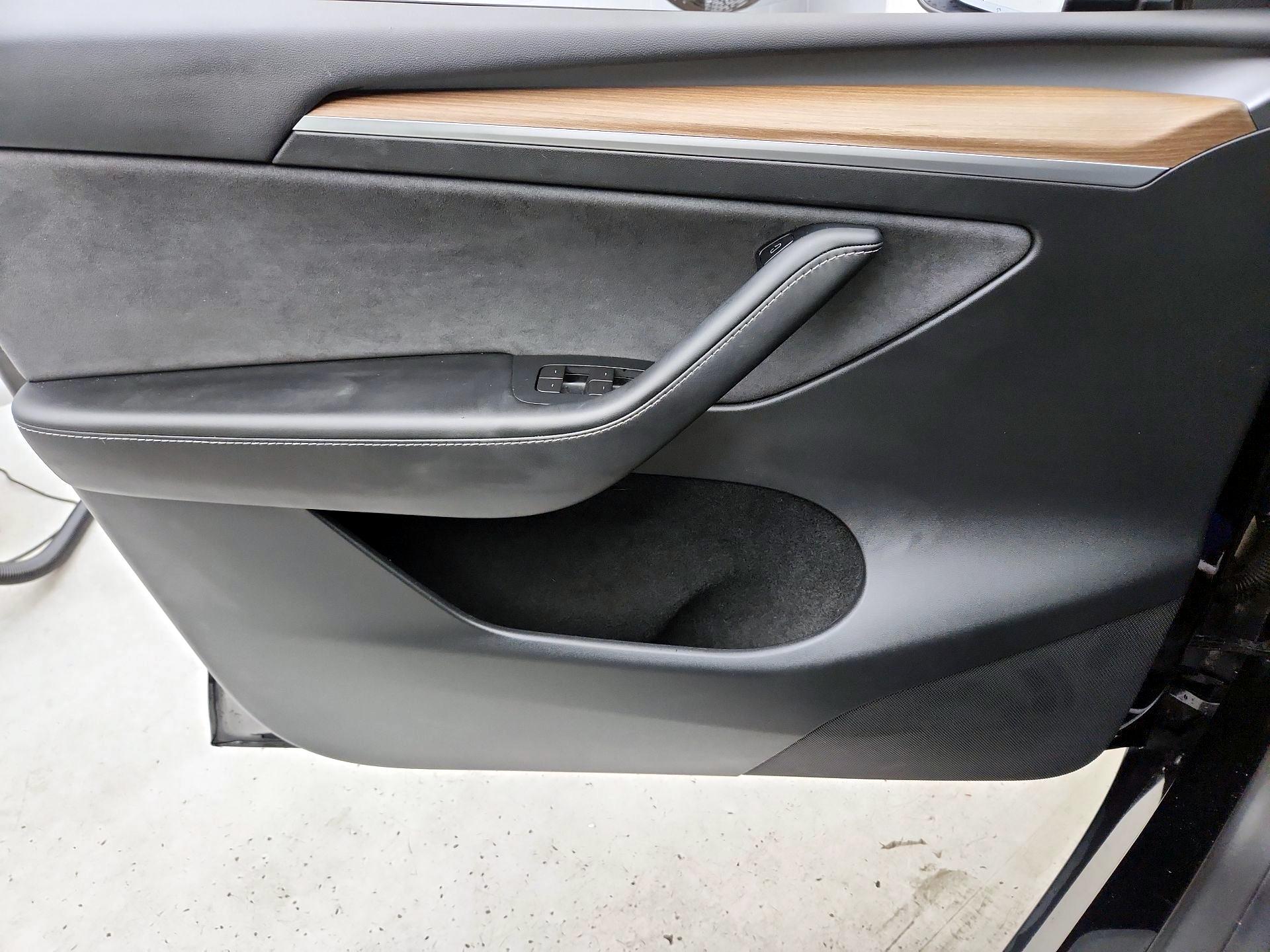 Thumbnail: 2023 Tesla Model Y - 12