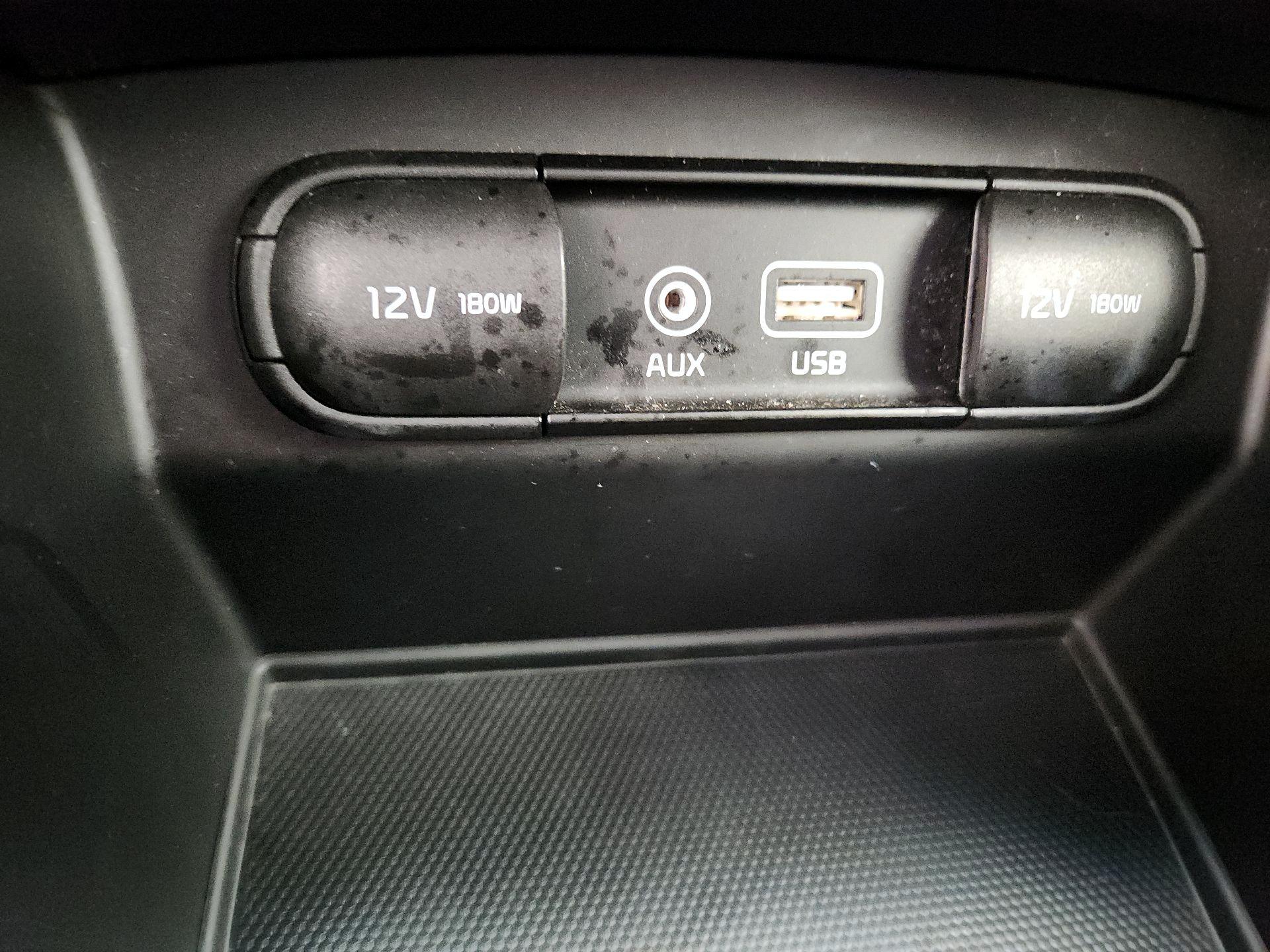 Thumbnail: 2018 Kia Sorento - 18