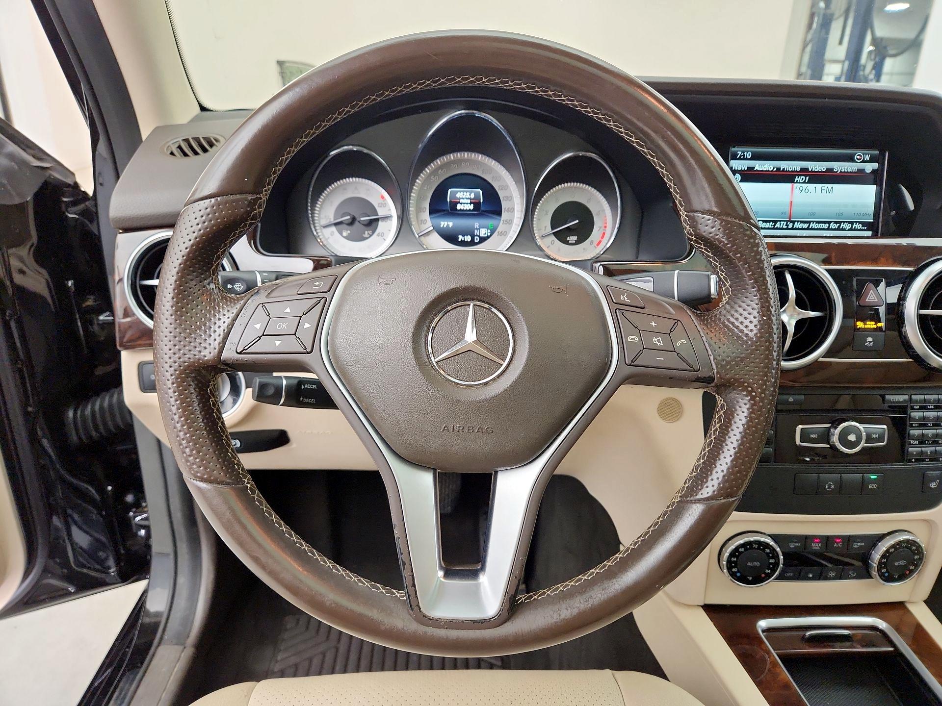 Thumbnail: 2015 Mercedes-Benz GLK - 10