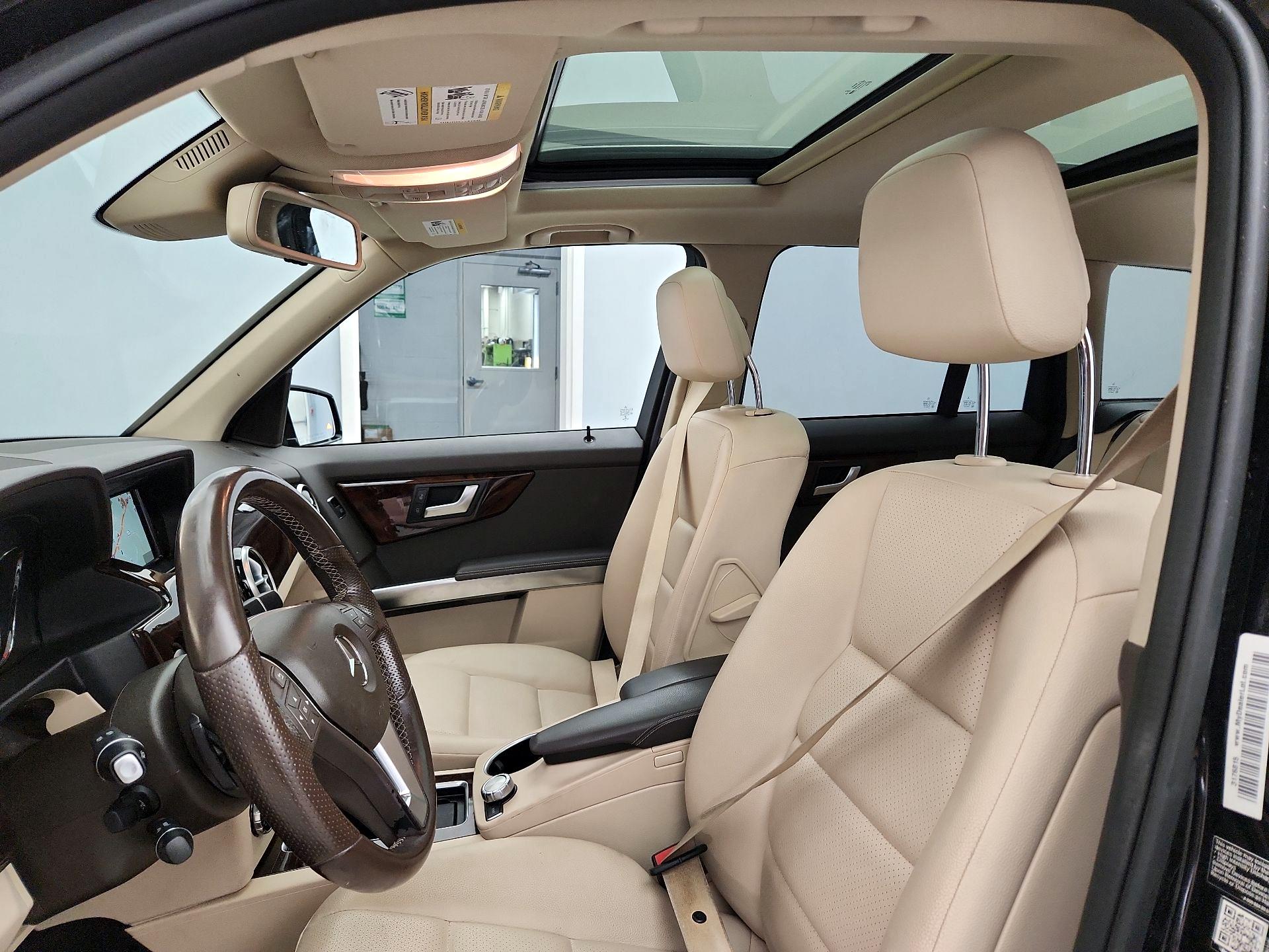 Thumbnail: 2015 Mercedes-Benz GLK - 19