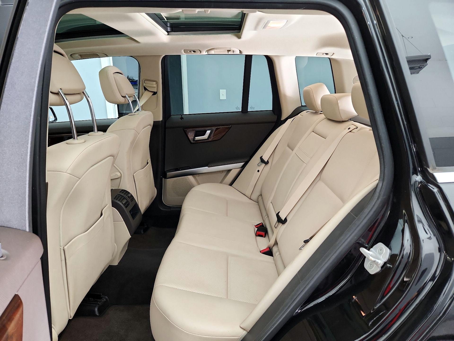 Thumbnail: 2015 Mercedes-Benz GLK - 20