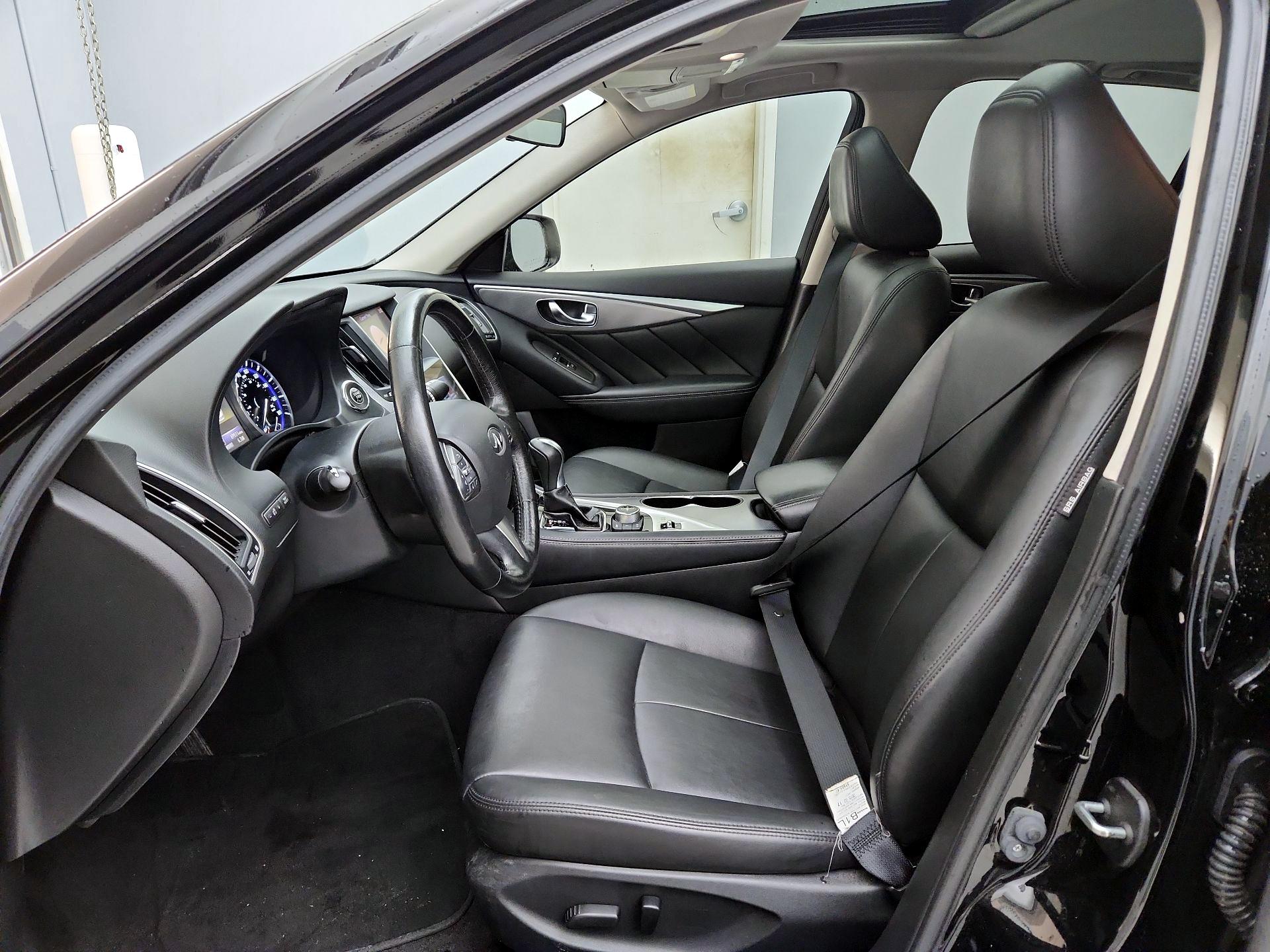 Thumbnail: 2015 INFINITI Q50 - 11
