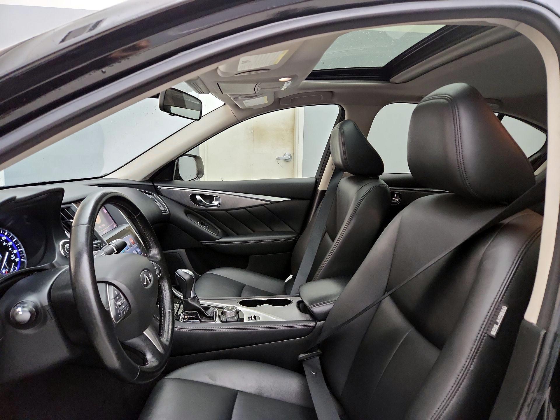 Thumbnail: 2015 INFINITI Q50 - 18