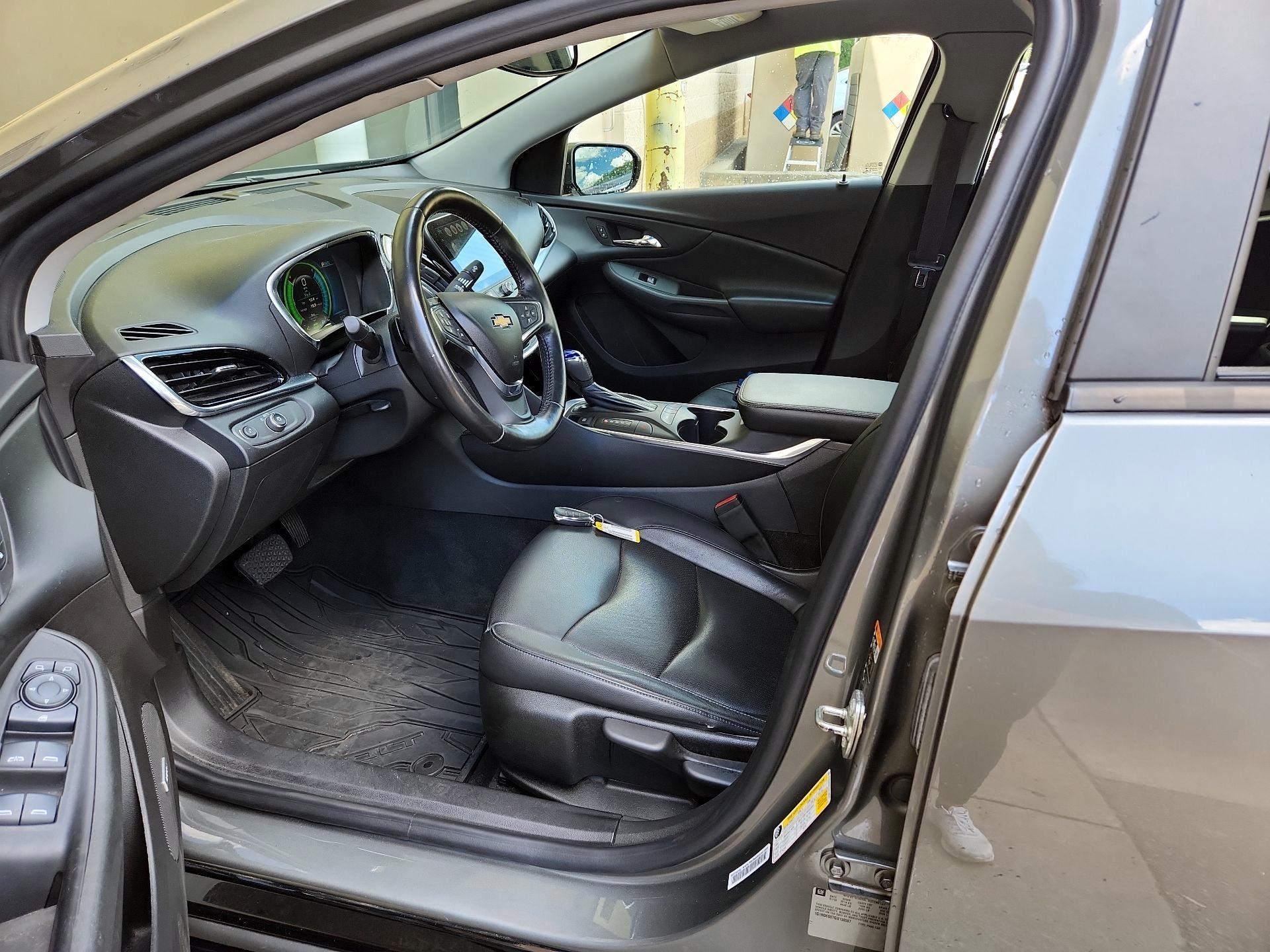Thumbnail: 2016 Chevrolet Volt - 11