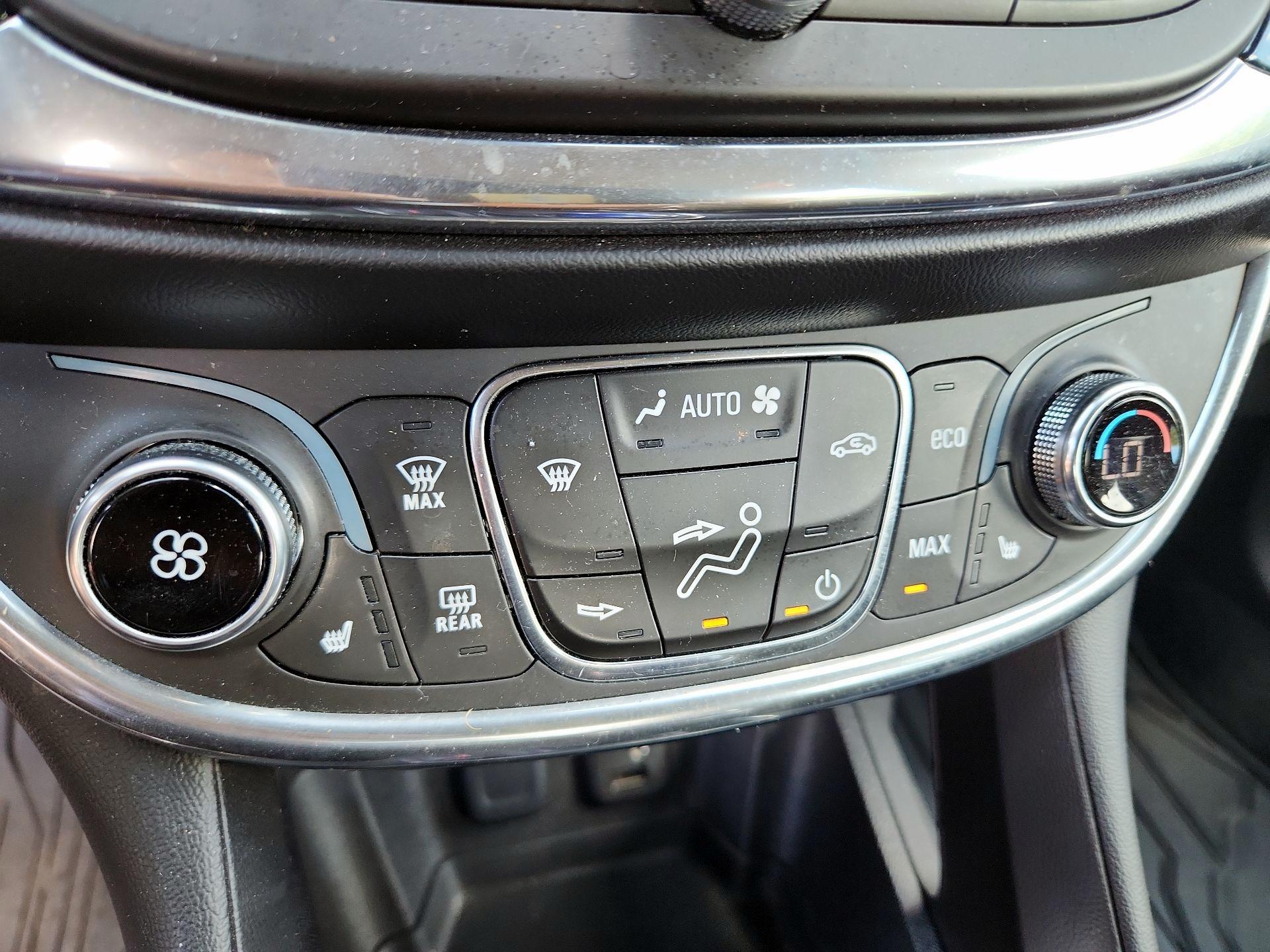 Thumbnail: 2016 Chevrolet Volt - 16