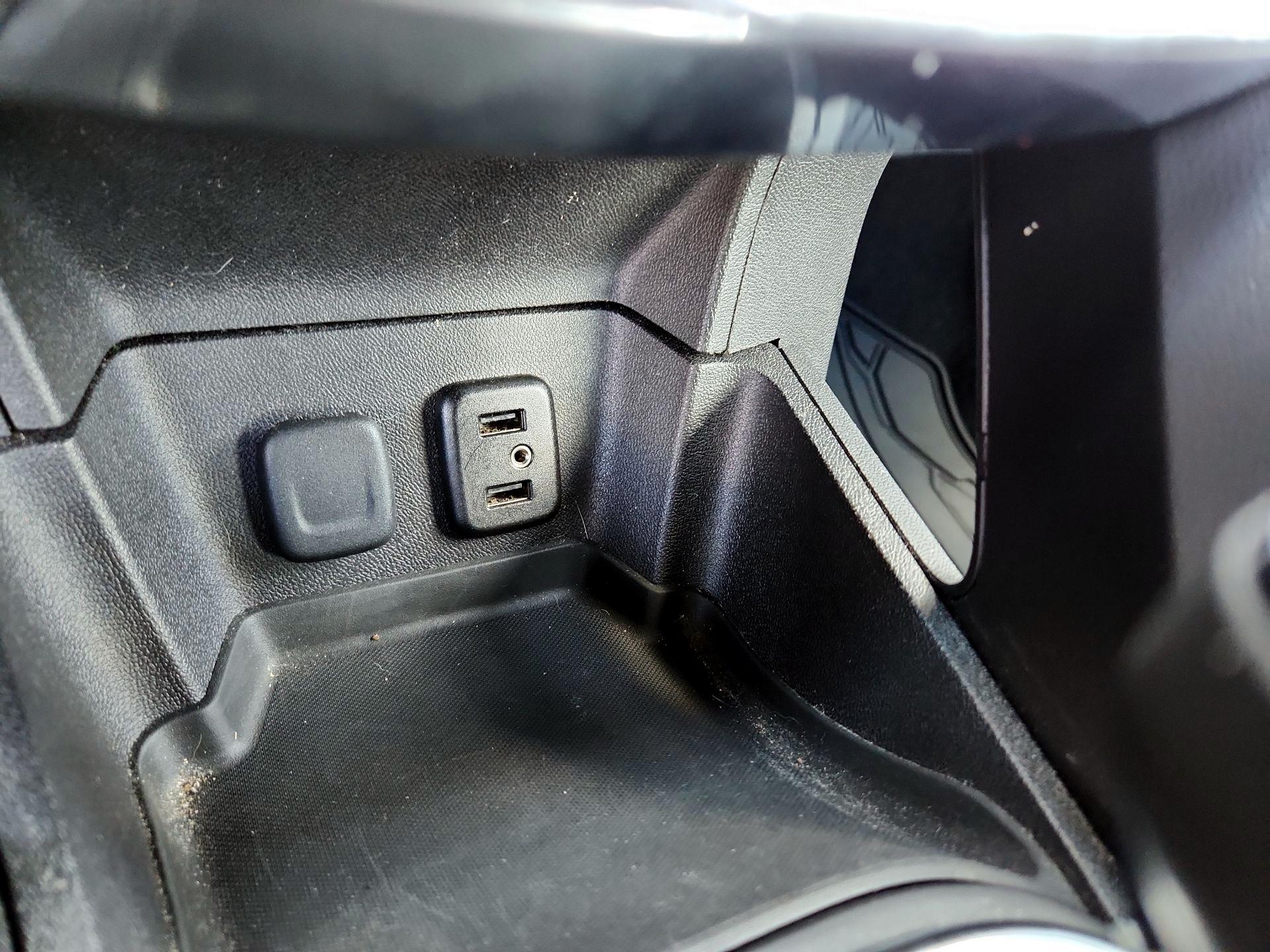 Thumbnail: 2016 Chevrolet Volt - 18