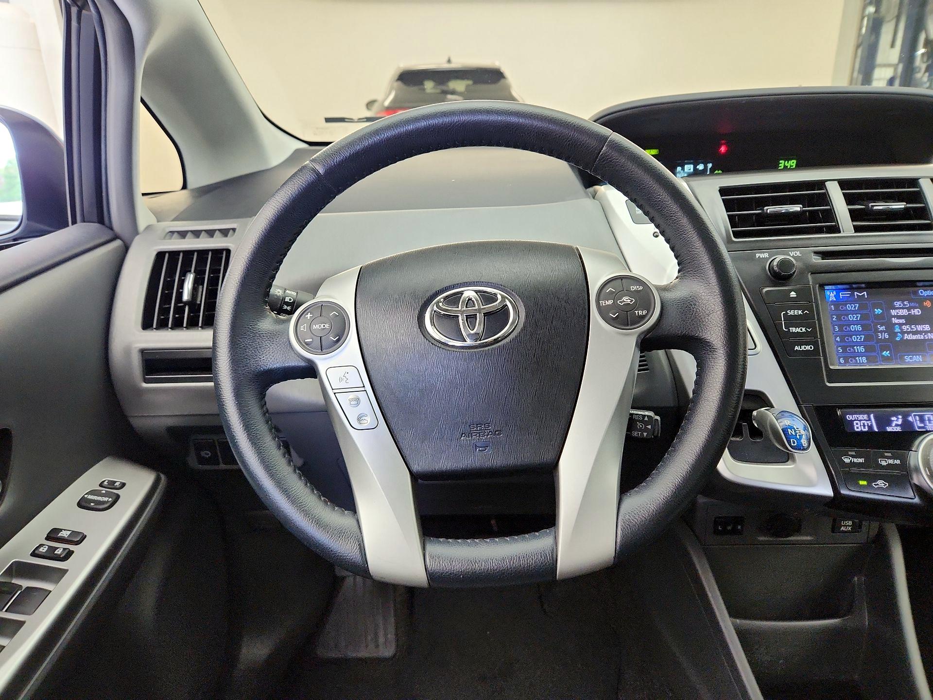 Thumbnail: 2013 Toyota Prius v - 10