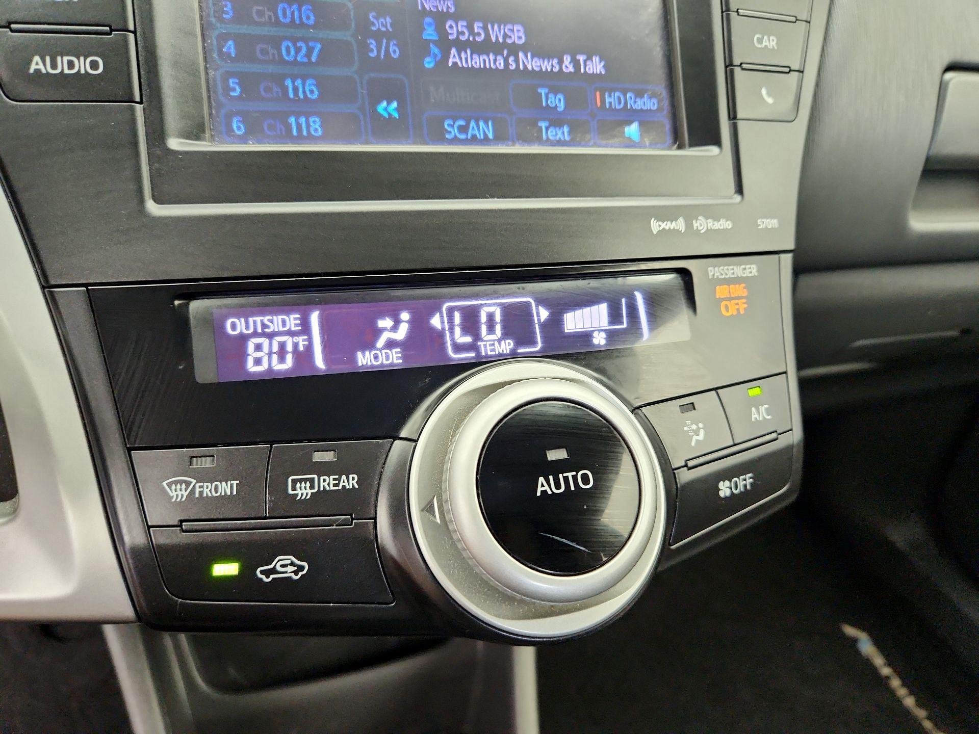 Thumbnail: 2013 Toyota Prius v - 16