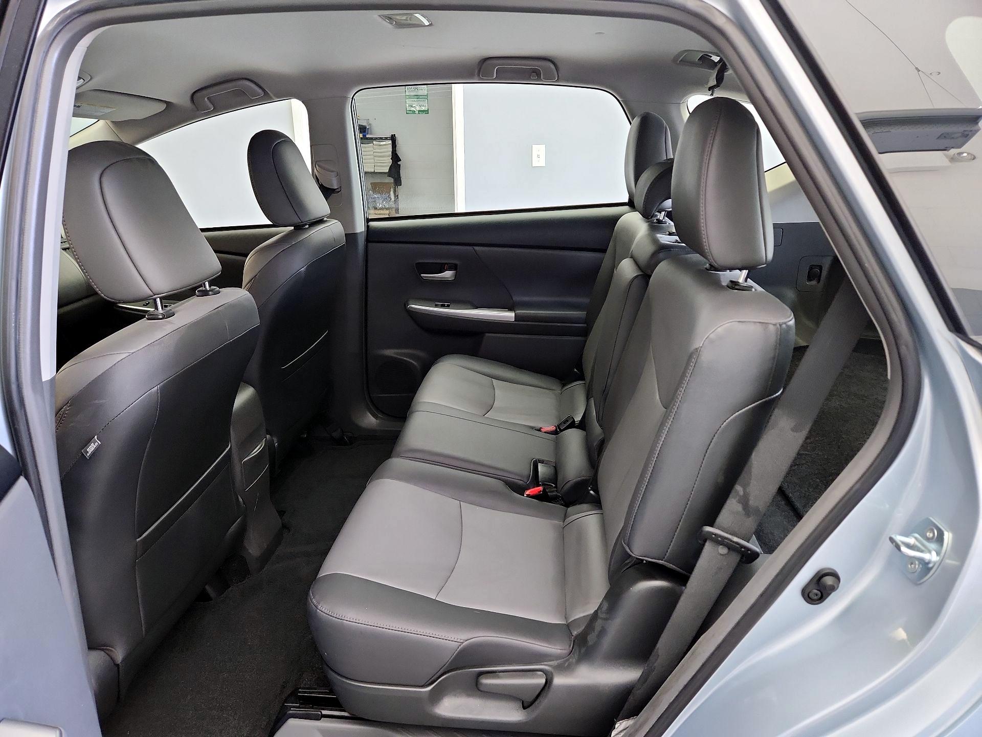 Thumbnail: 2013 Toyota Prius v - 19