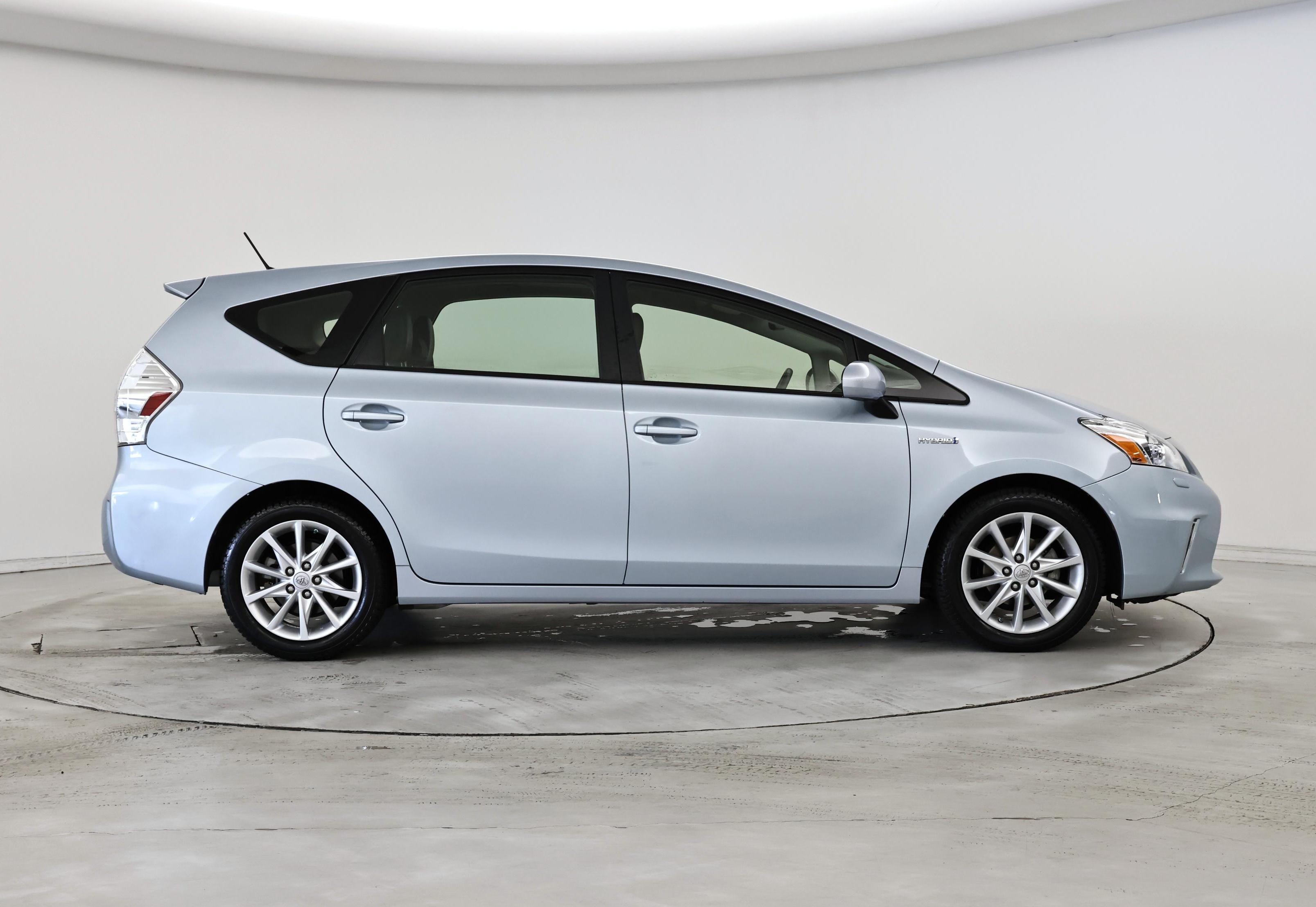 Thumbnail: 2013 Toyota Prius v - 7