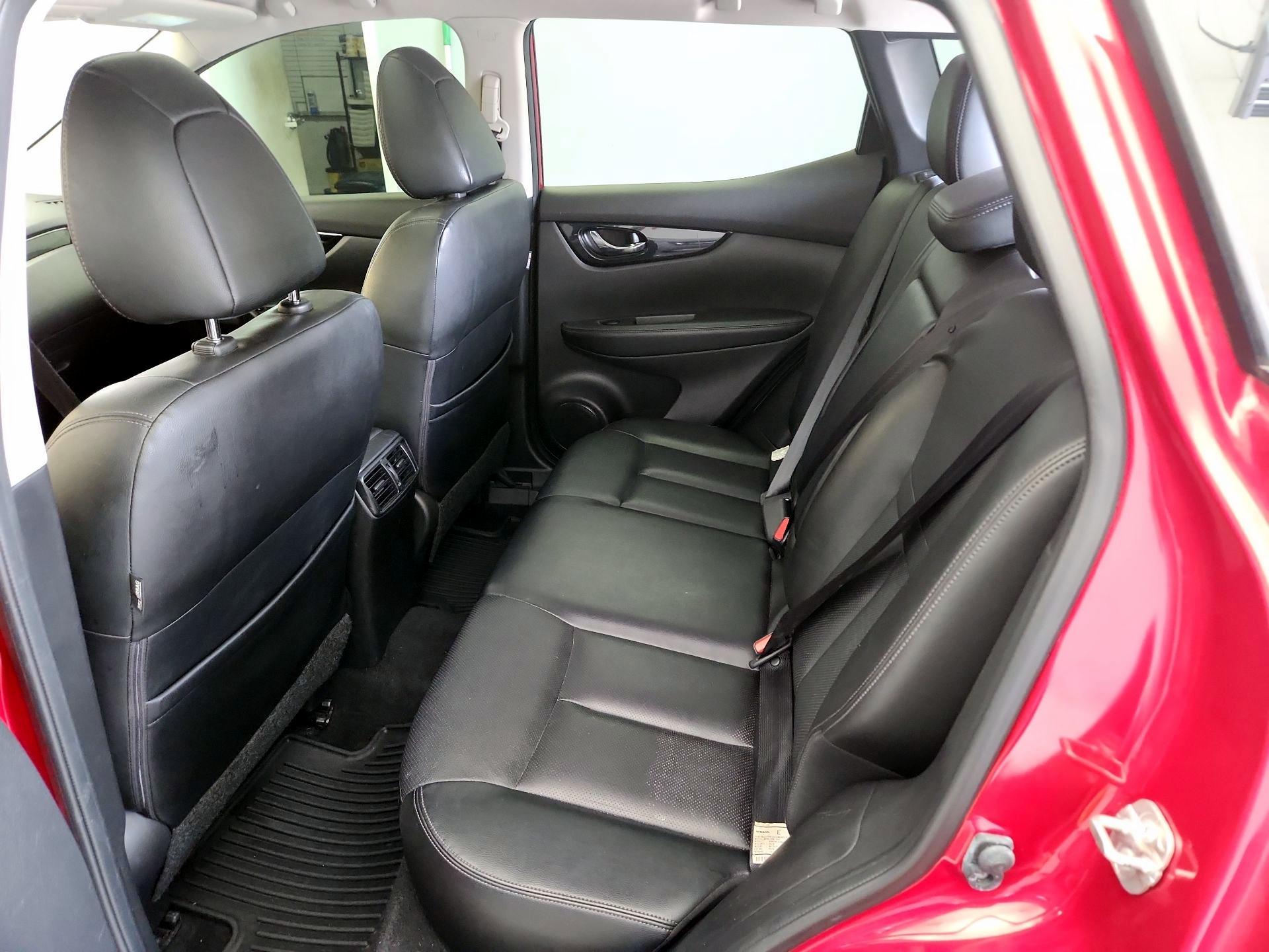 Thumbnail: 2018 Nissan Rogue Sport - 20