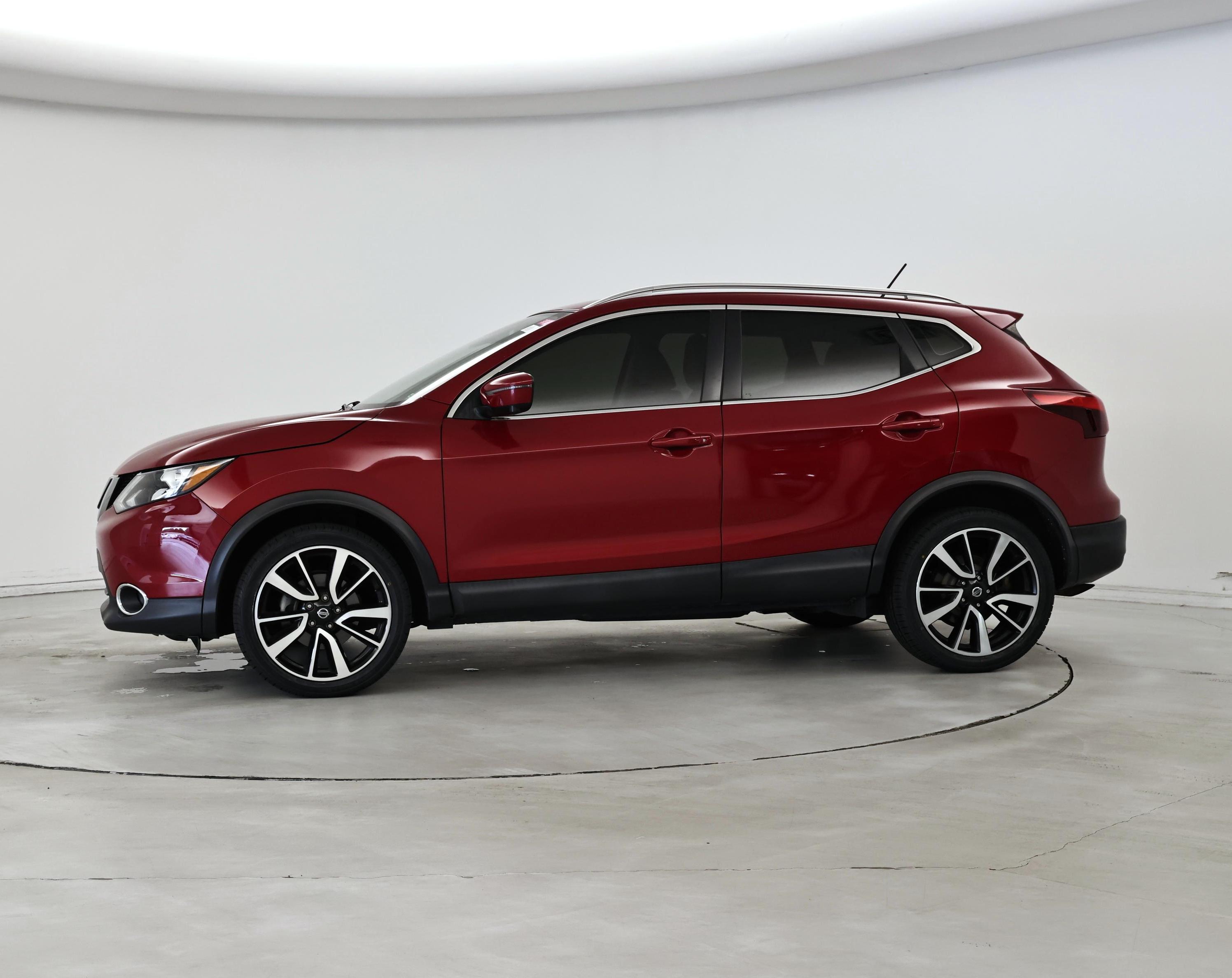 Thumbnail: 2018 Nissan Rogue Sport - 3