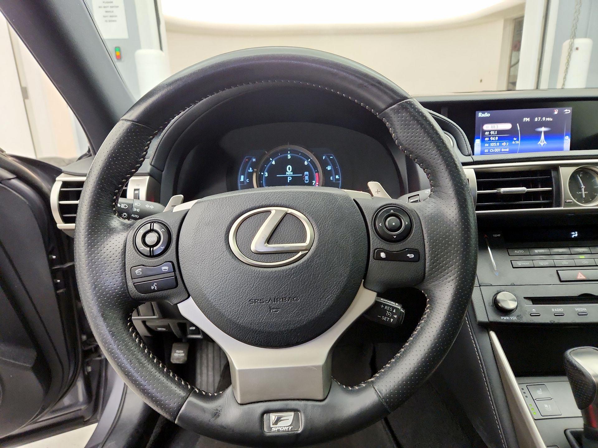 Thumbnail: 2015 Lexus IS - 10