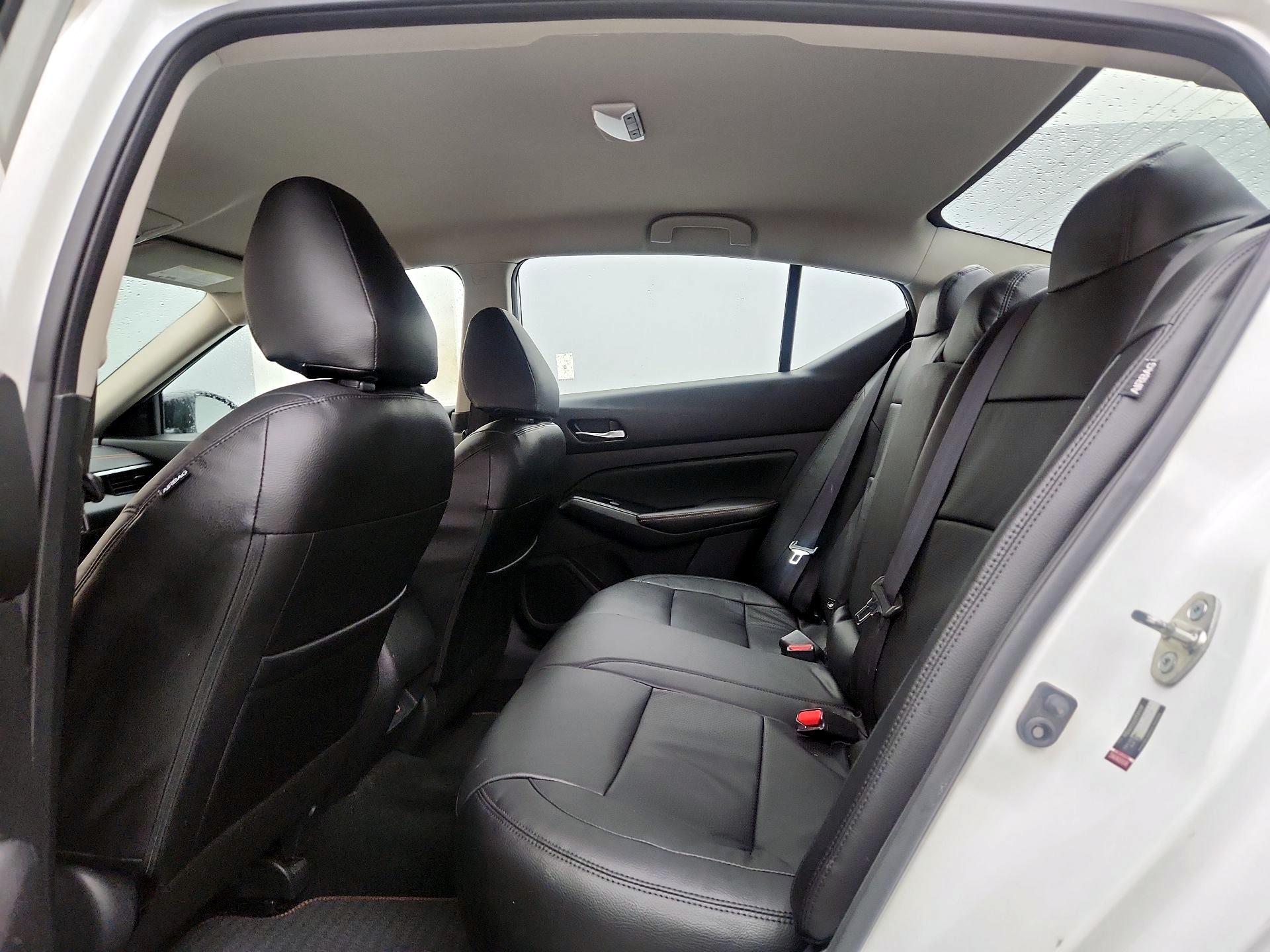 Thumbnail: 2019 Nissan Altima - 19
