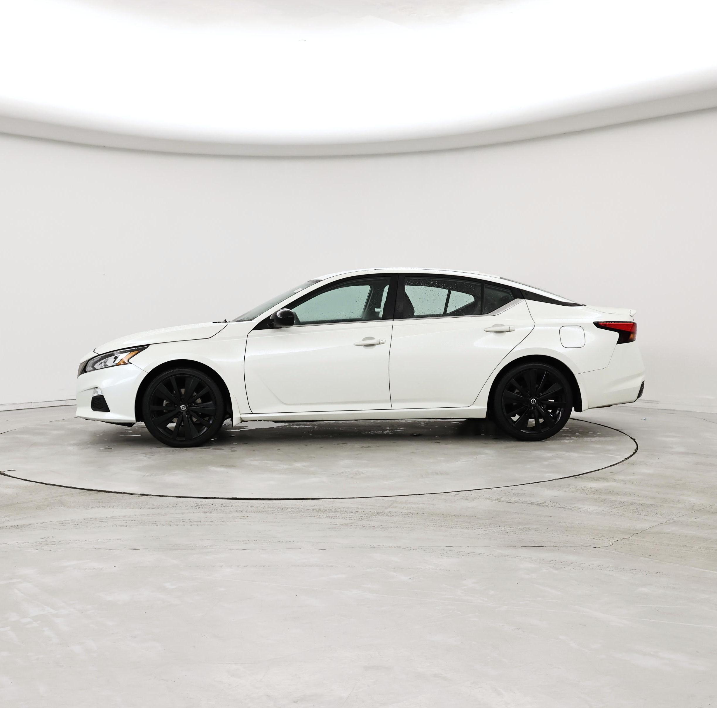 Thumbnail: 2019 Nissan Altima - 3