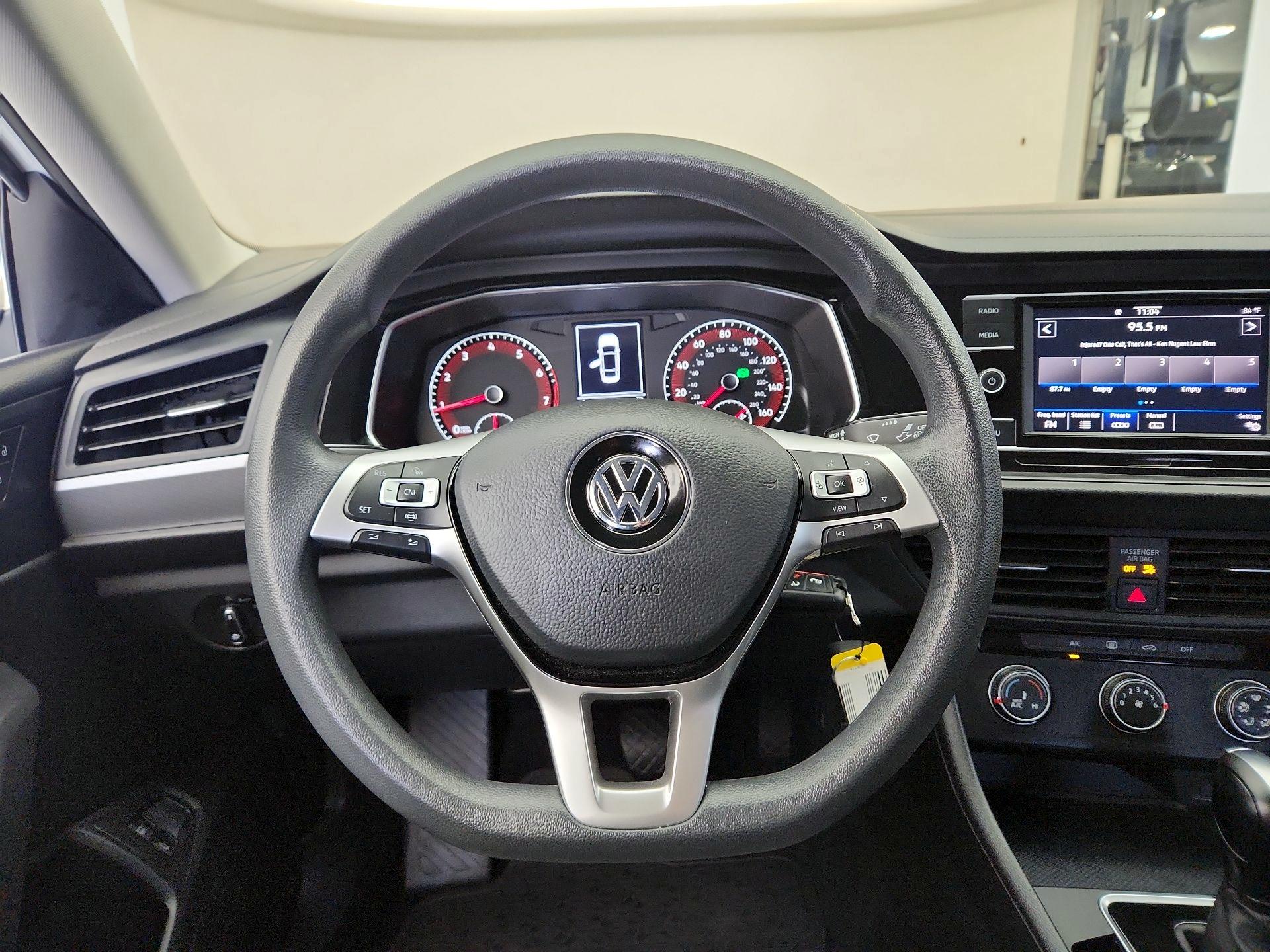 Thumbnail: 2021 Volkswagen Jetta - 10