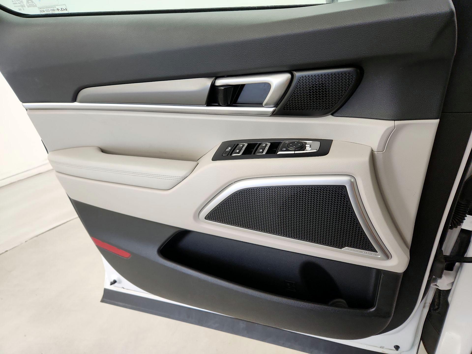 Thumbnail: 2022 Kia Telluride - 12