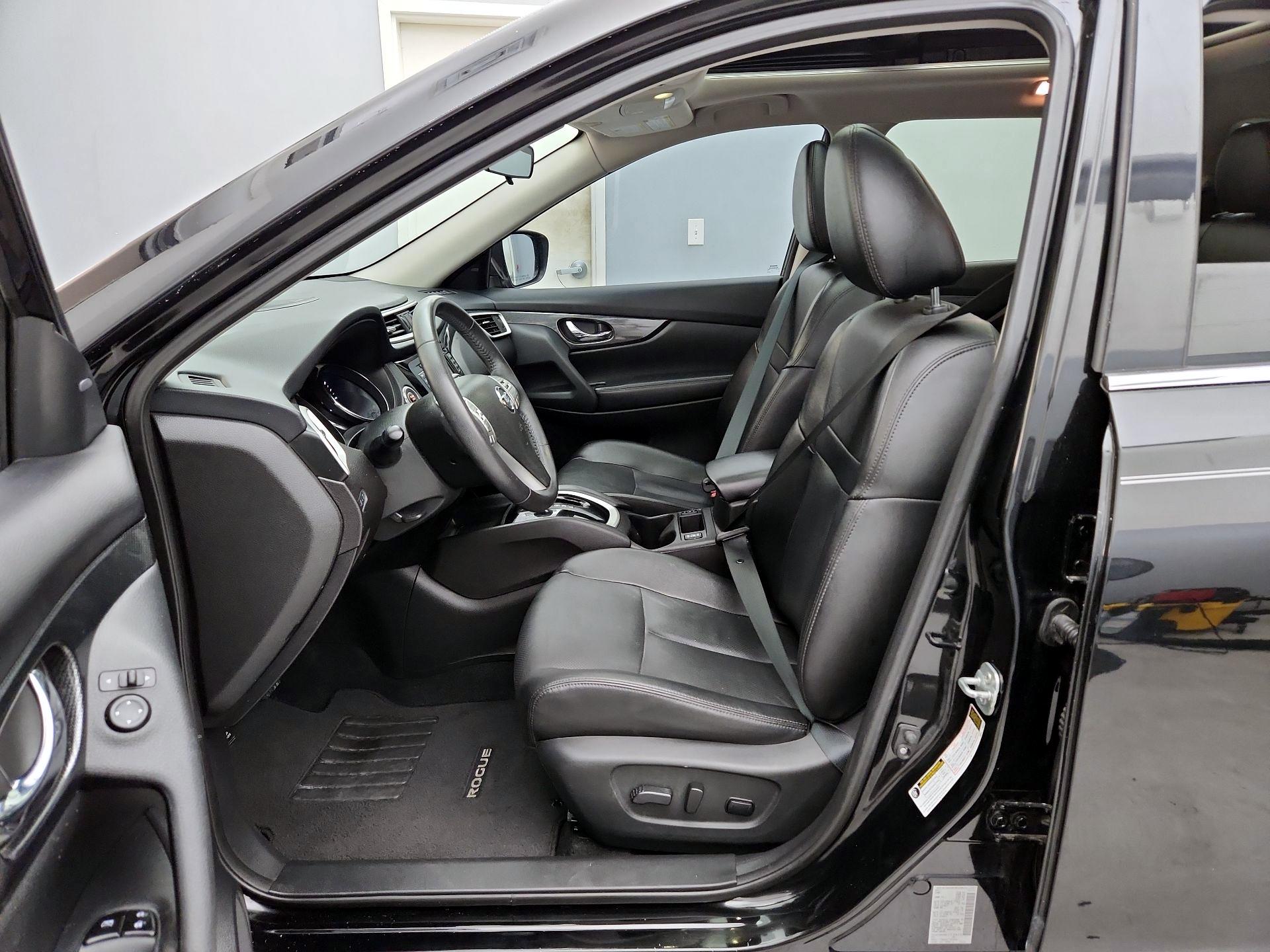 Thumbnail: 2016 Nissan Rogue - 11