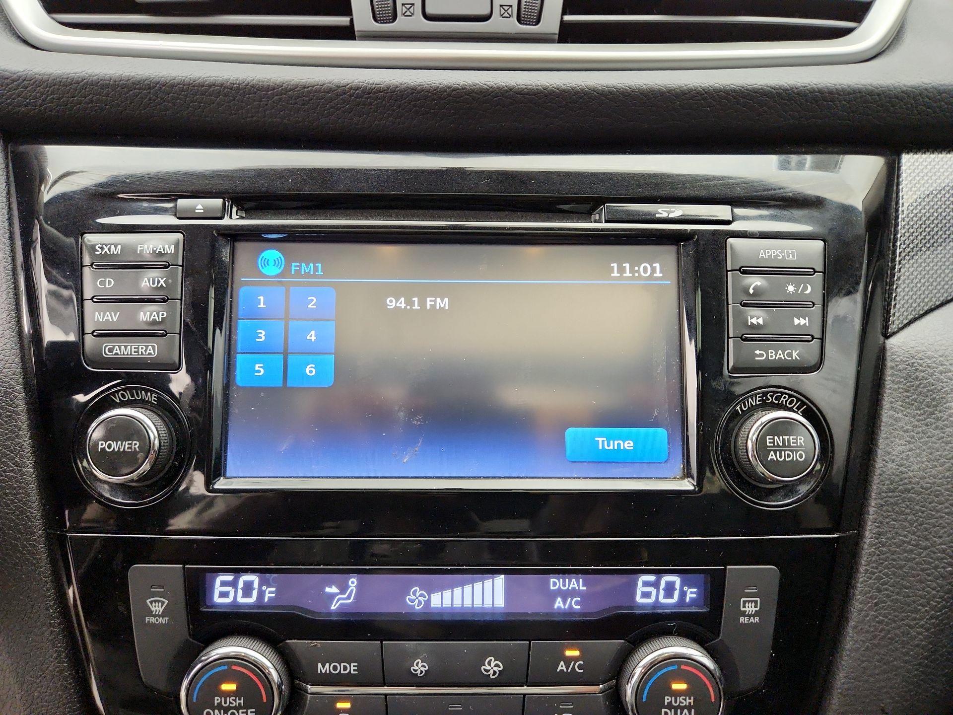 Thumbnail: 2016 Nissan Rogue - 15