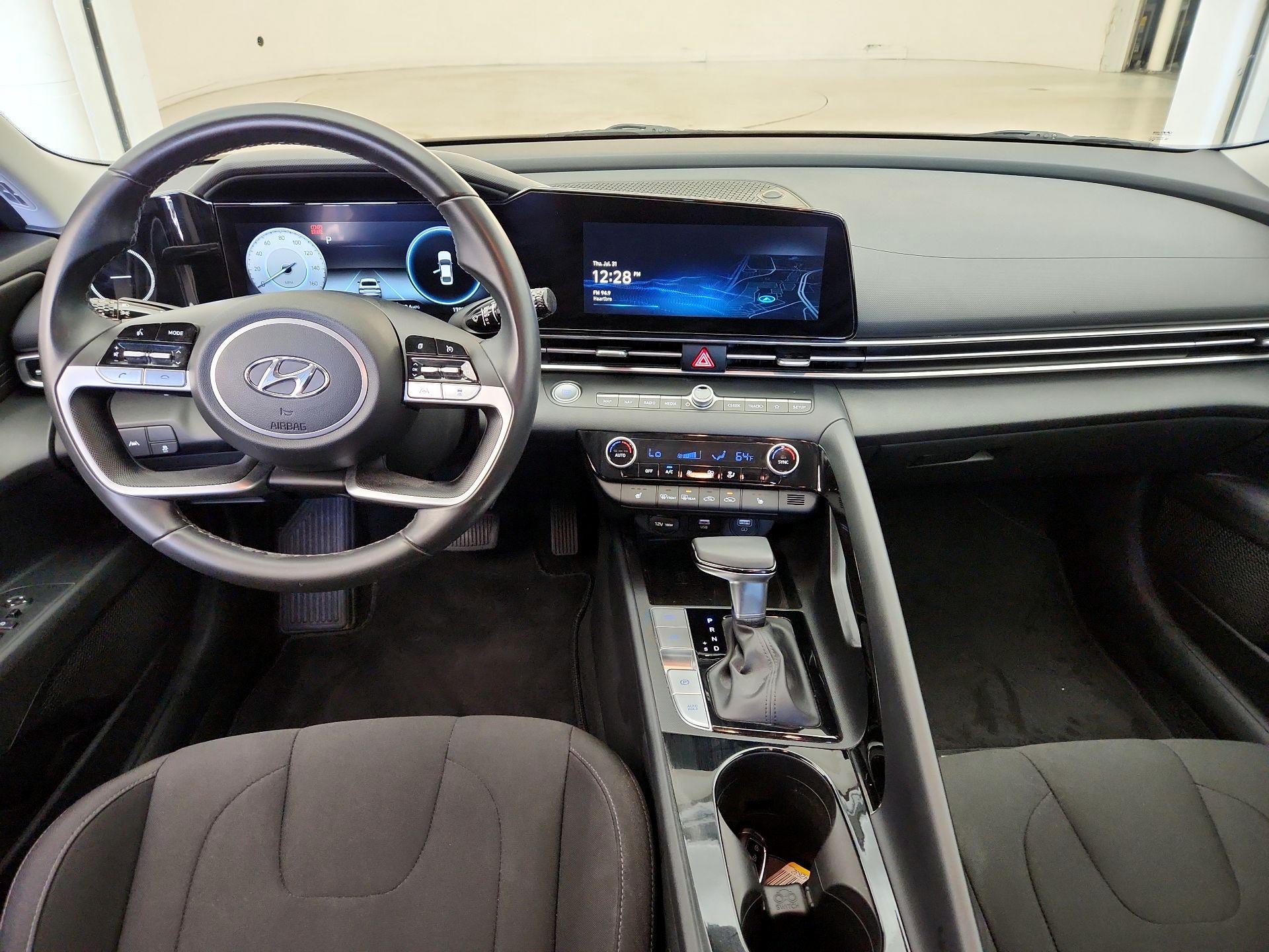 Thumbnail: 2023 Hyundai Elantra - 9