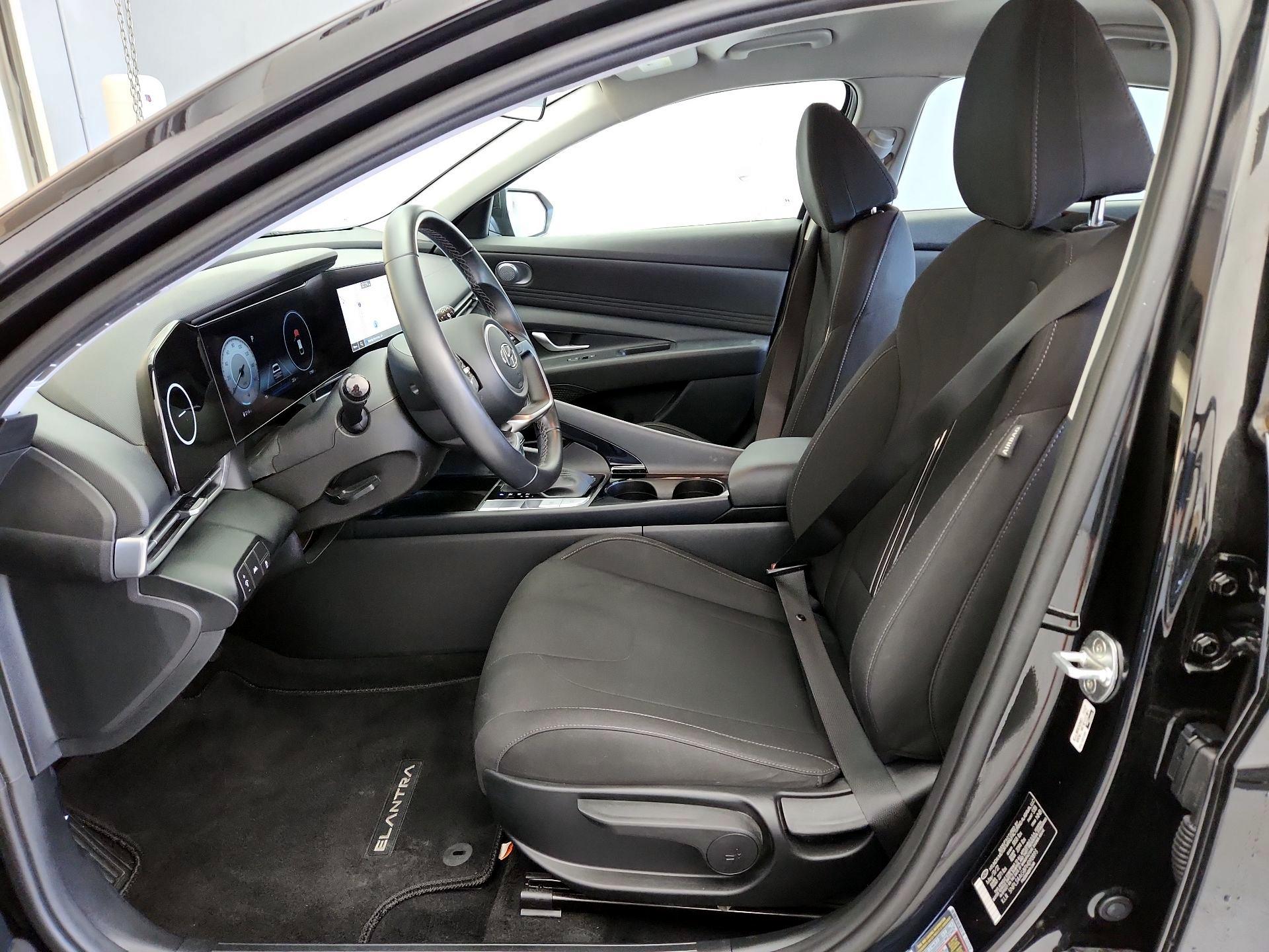 Thumbnail: 2023 Hyundai Elantra - 11