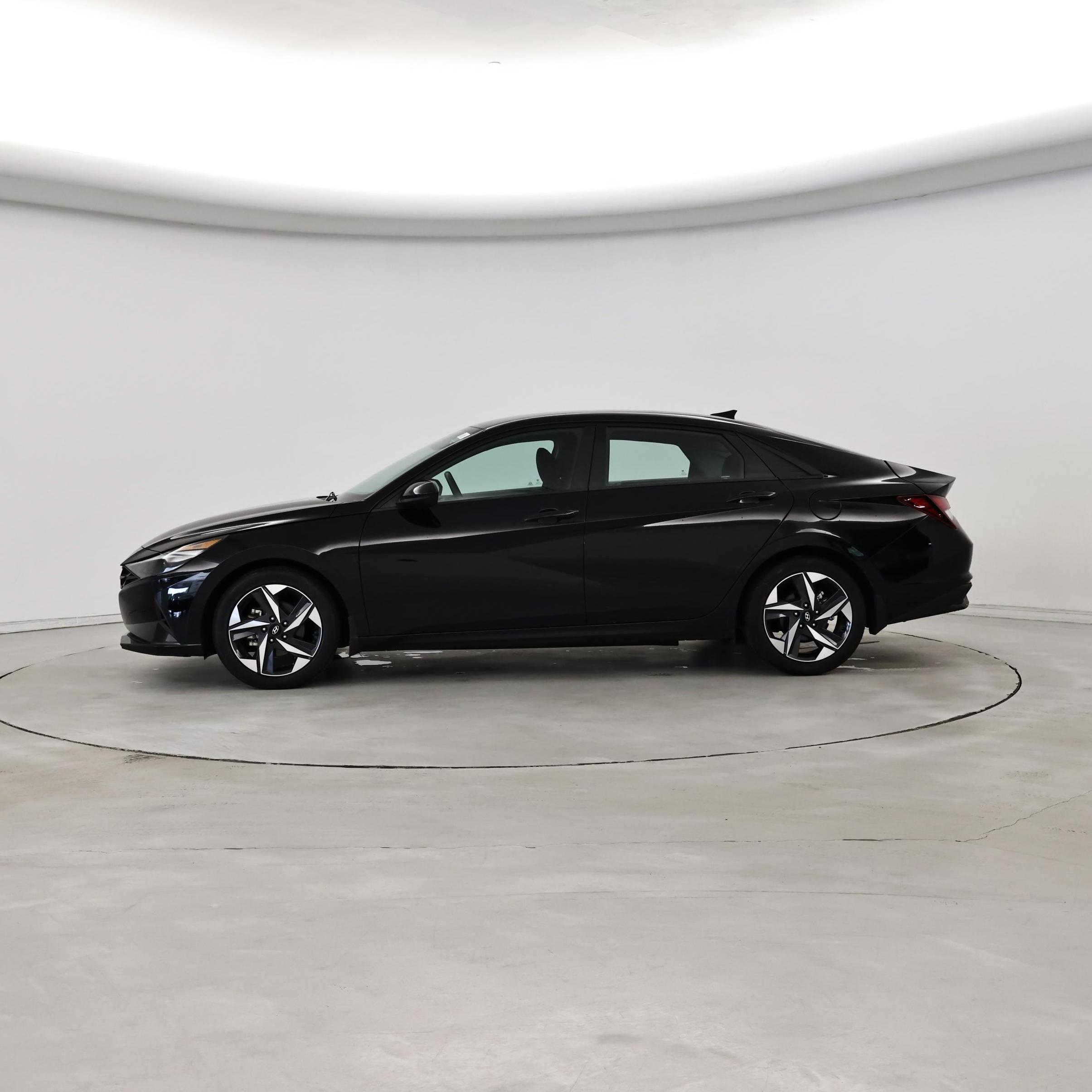 Thumbnail: 2023 Hyundai Elantra - 3