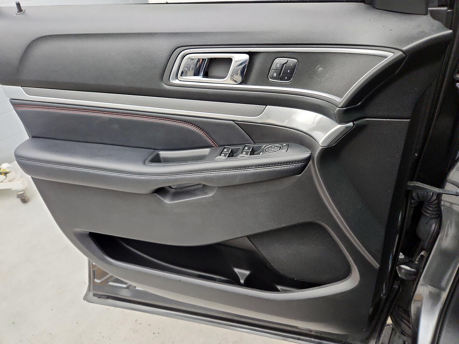 Thumbnail: 2017 Ford Explorer - 12