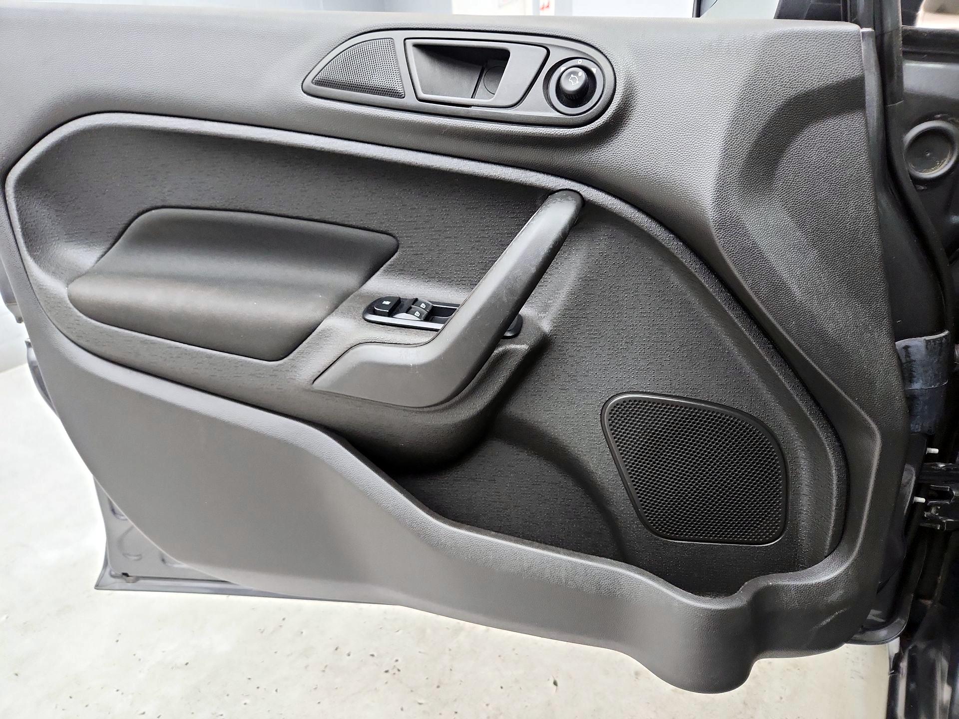 Thumbnail: 2019 Ford Fiesta - 12