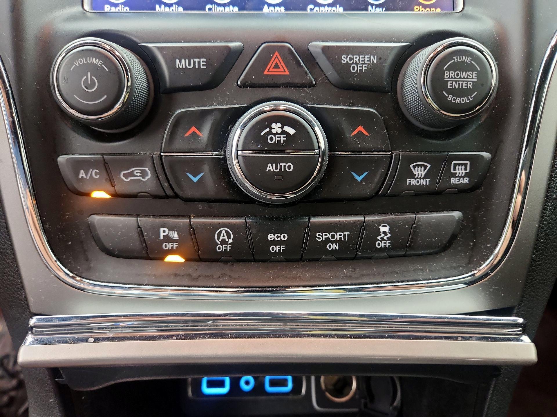 Thumbnail: 2018 Jeep Grand Cherokee - 17