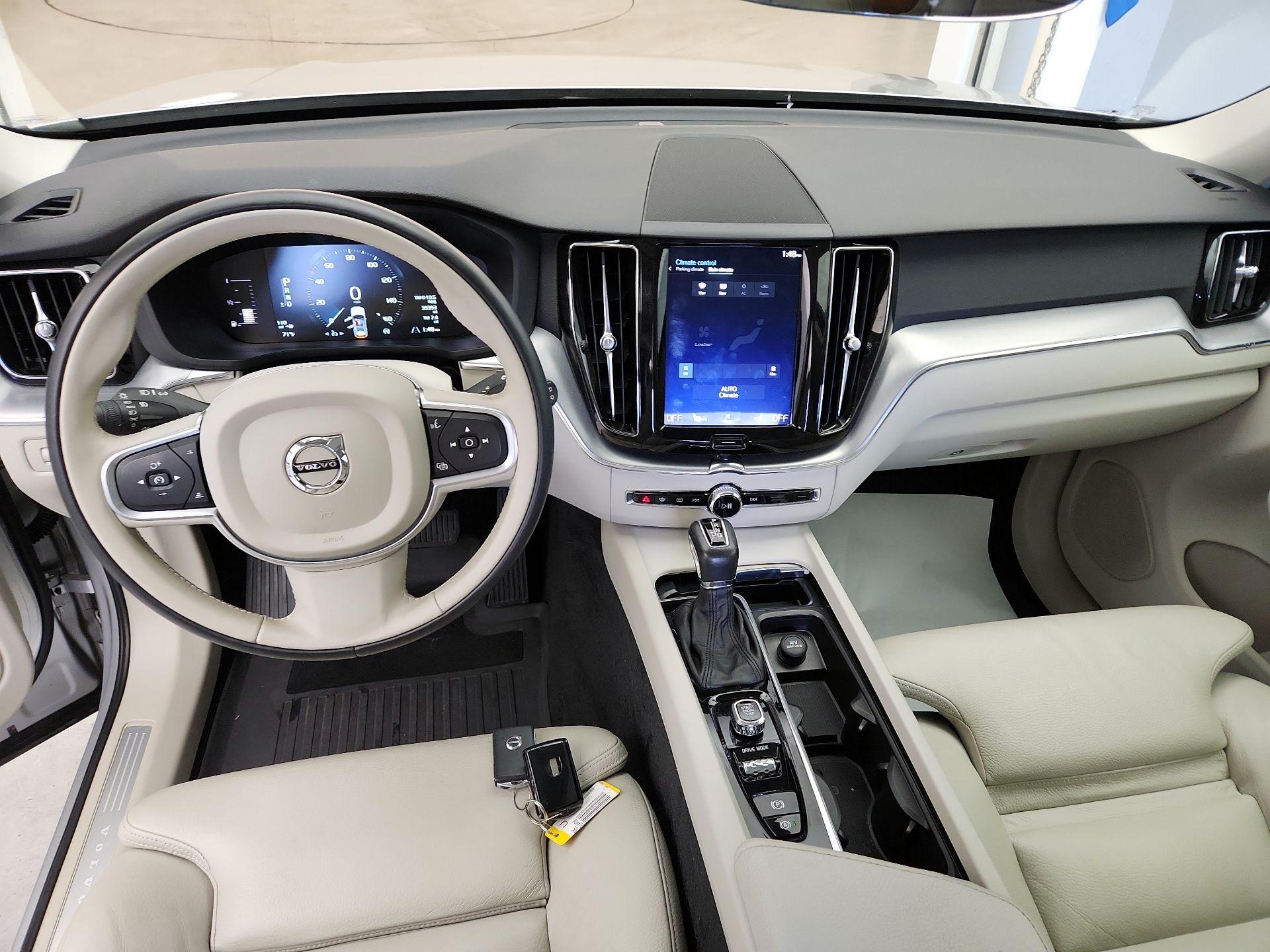 Thumbnail: 2019 Volvo XC60 - 9