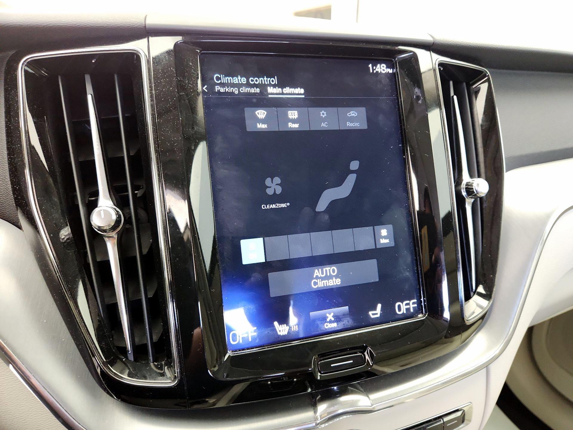 Thumbnail: 2019 Volvo XC60 - 15