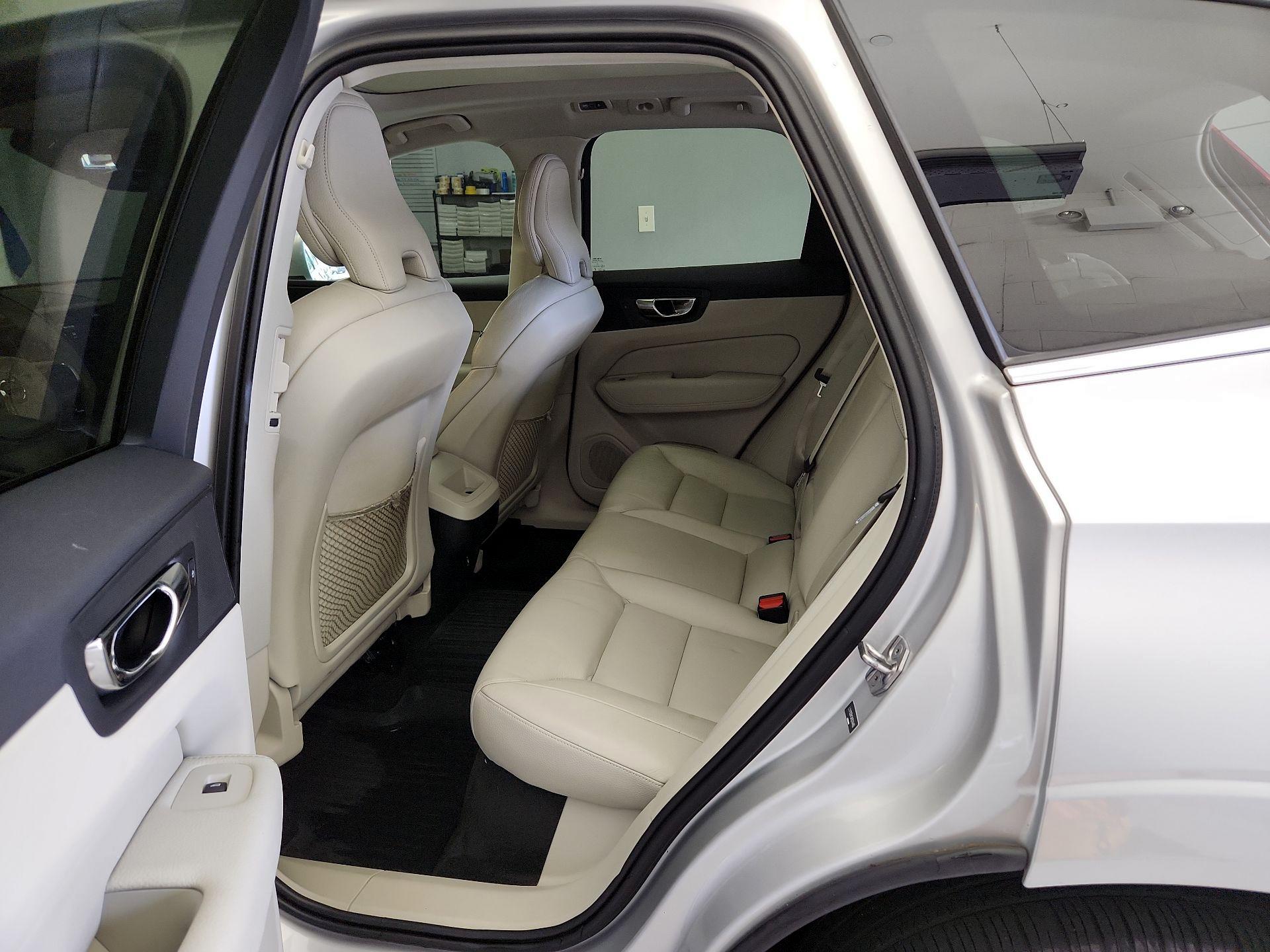 Thumbnail: 2019 Volvo XC60 - 19