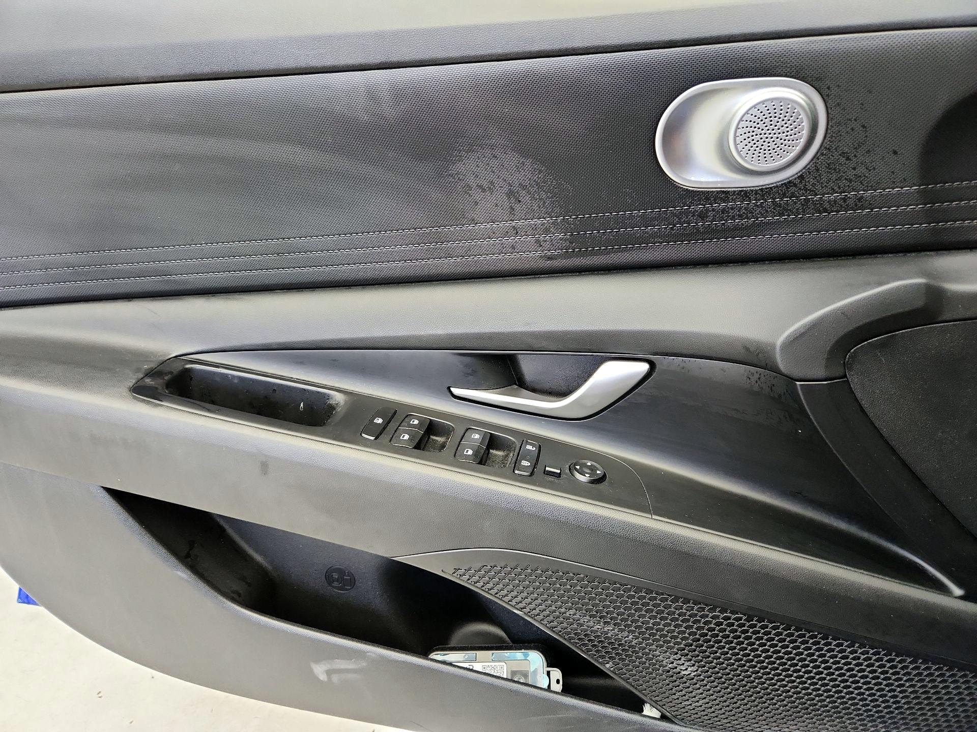 Thumbnail: 2022 Hyundai Elantra - 12