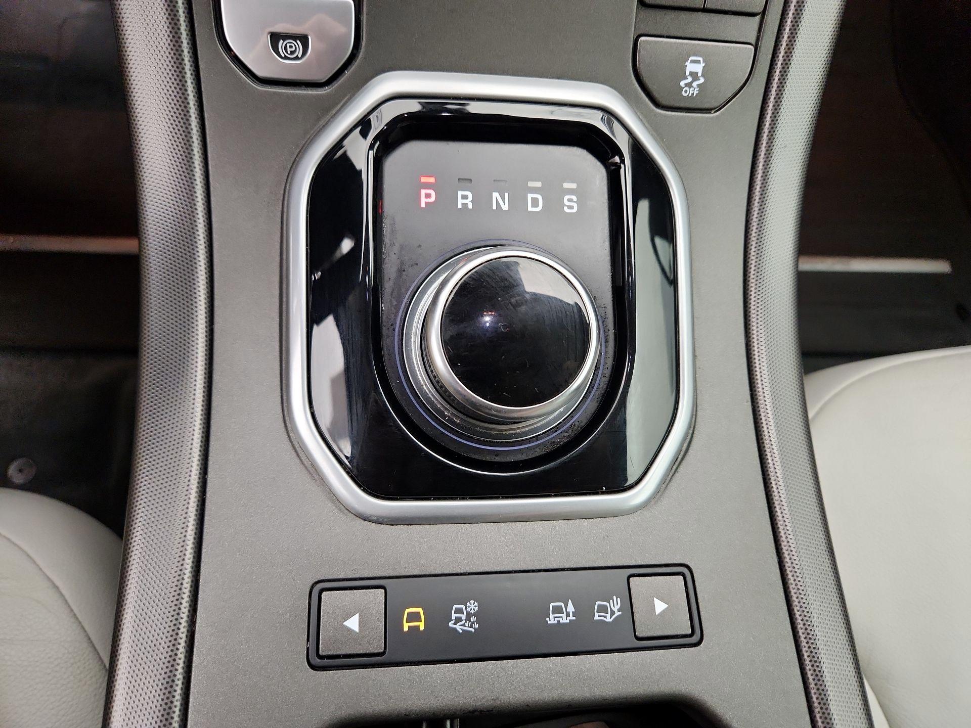 Thumbnail: 2018 Land Rover Range Rover Evoque - 18