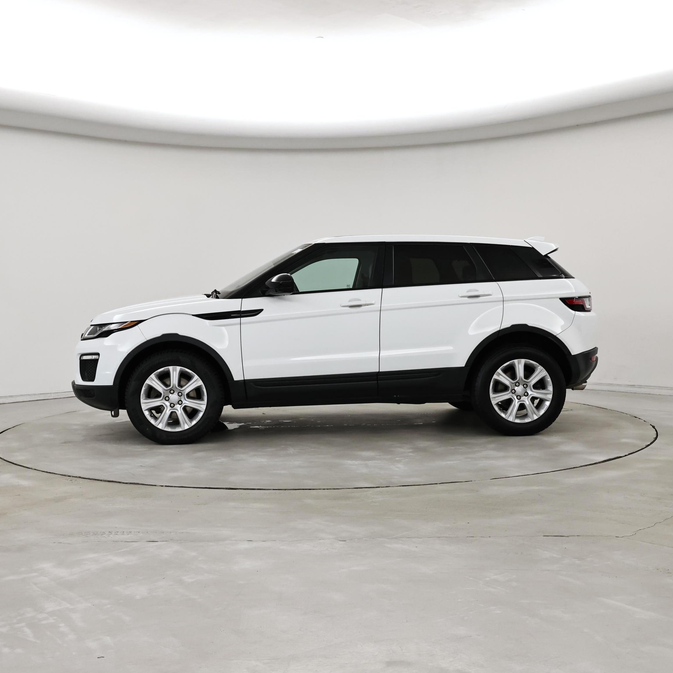Thumbnail: 2018 Land Rover Range Rover Evoque - 3