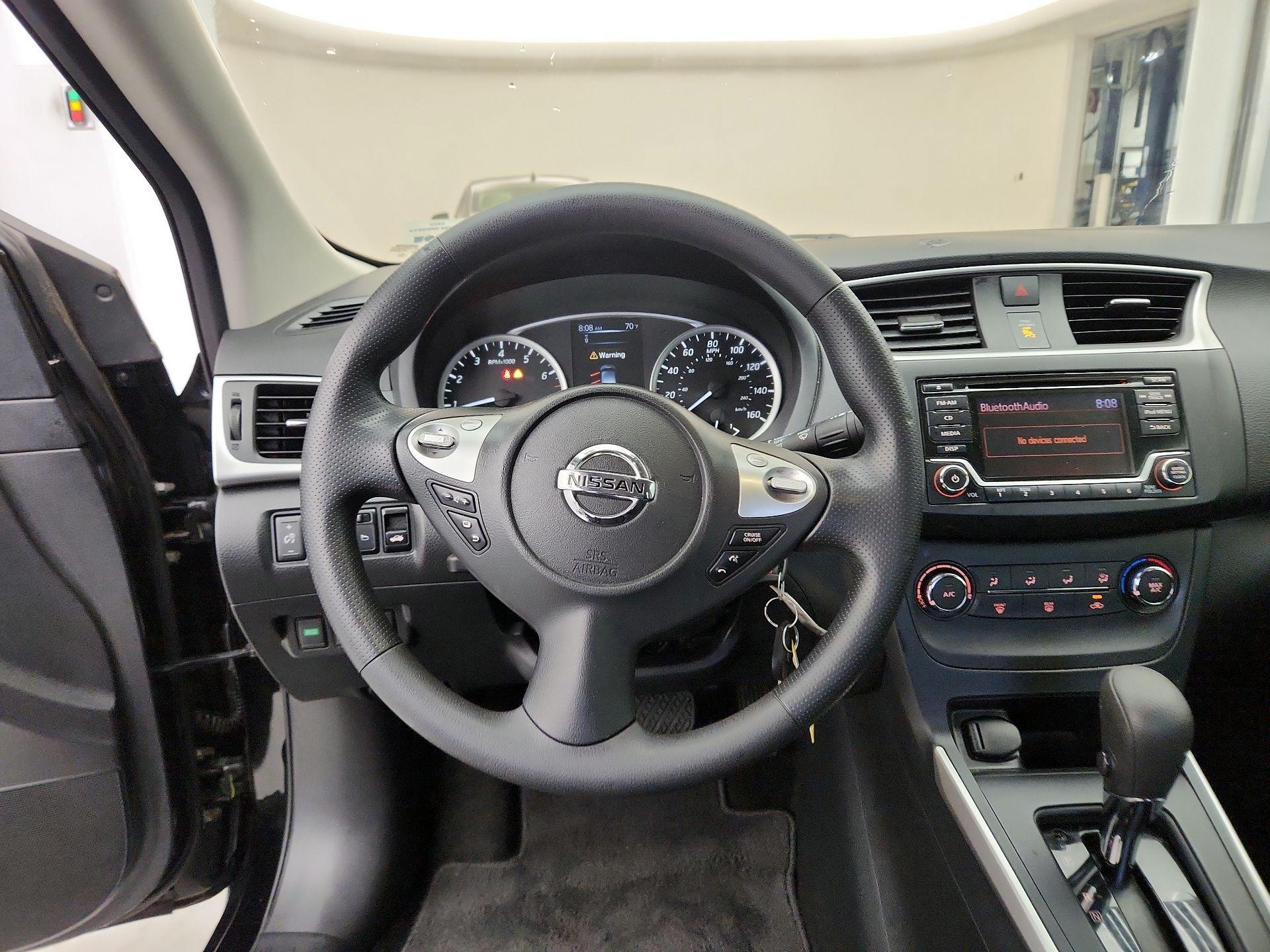 Thumbnail: 2018 Nissan Sentra - 10