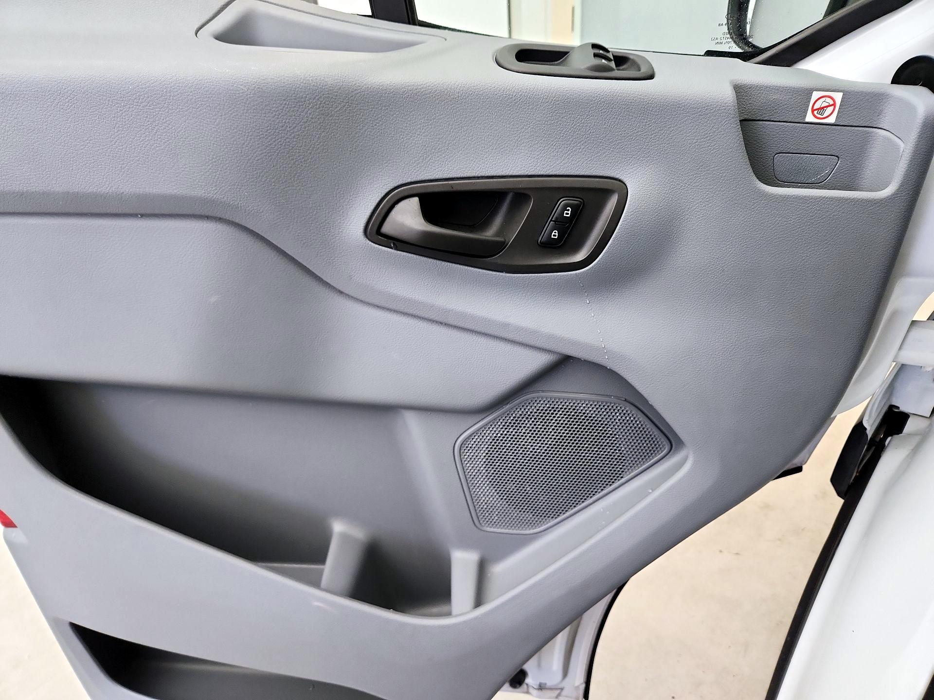 Thumbnail: 2019 Ford Transit Series - 12