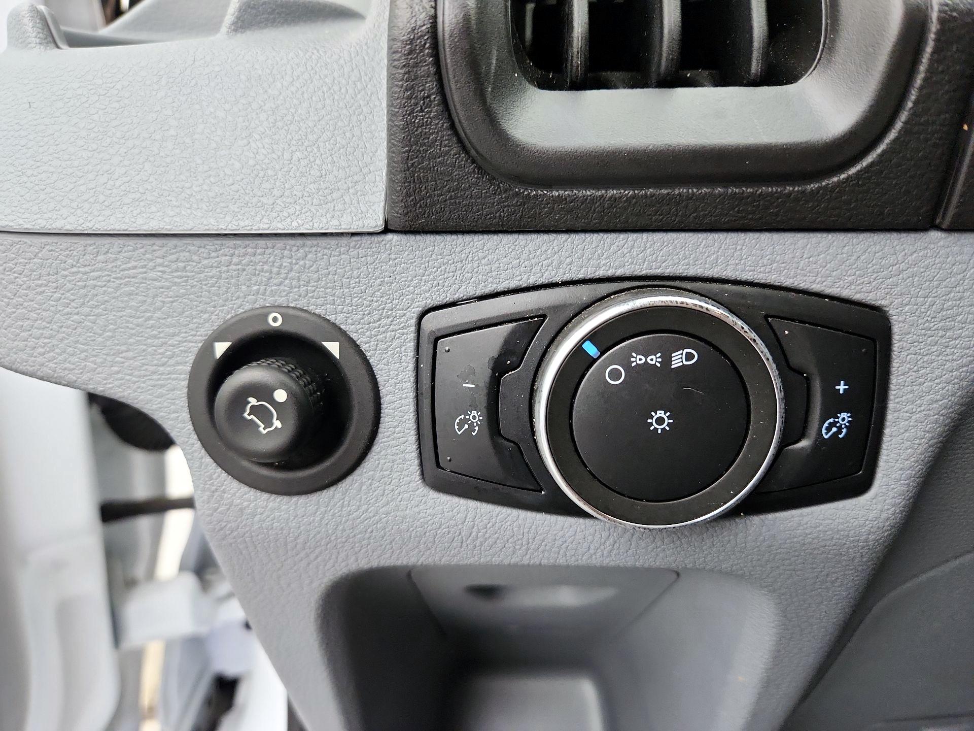 Thumbnail: 2019 Ford Transit Series - 13
