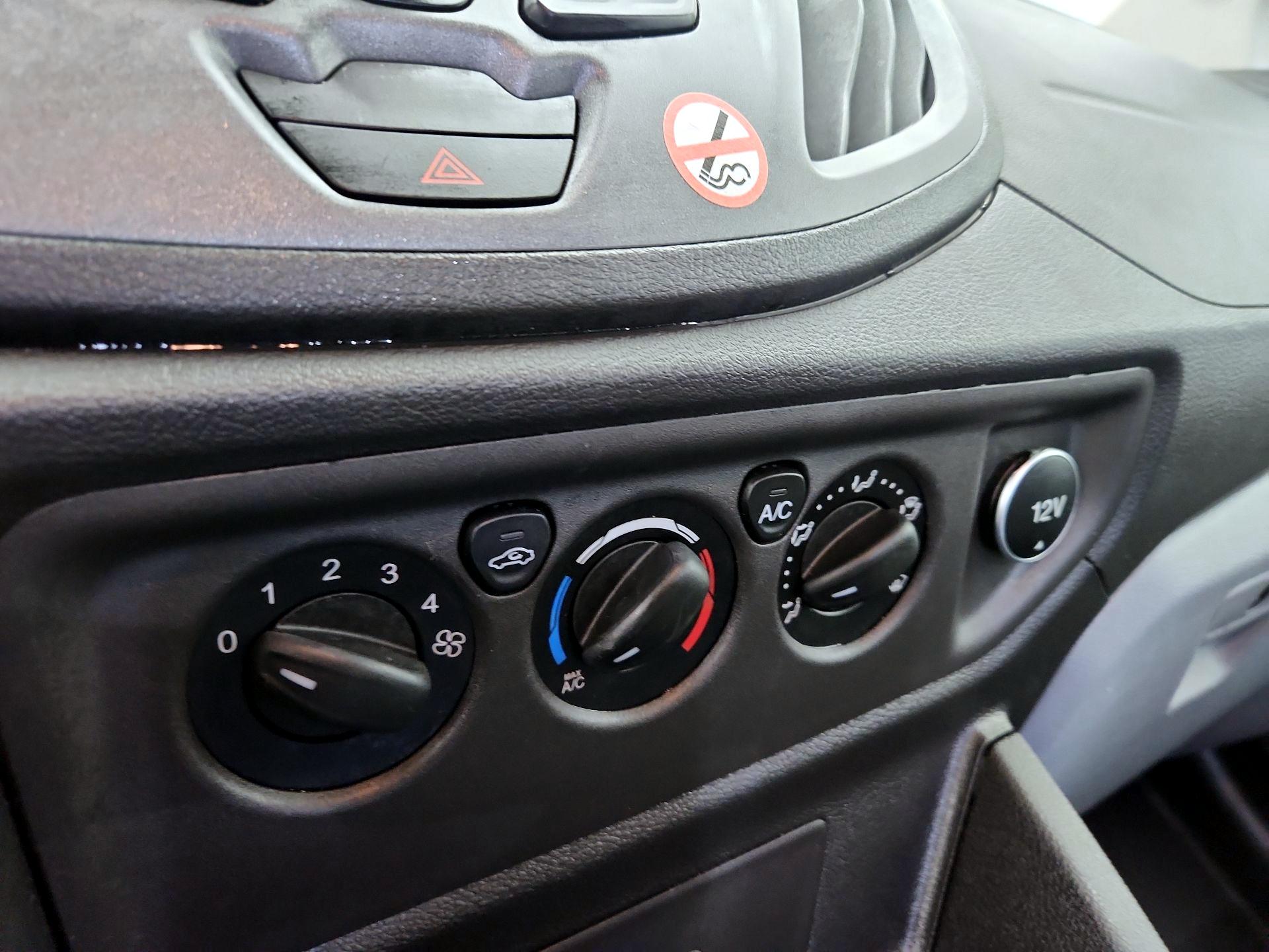Thumbnail: 2019 Ford Transit Series - 16