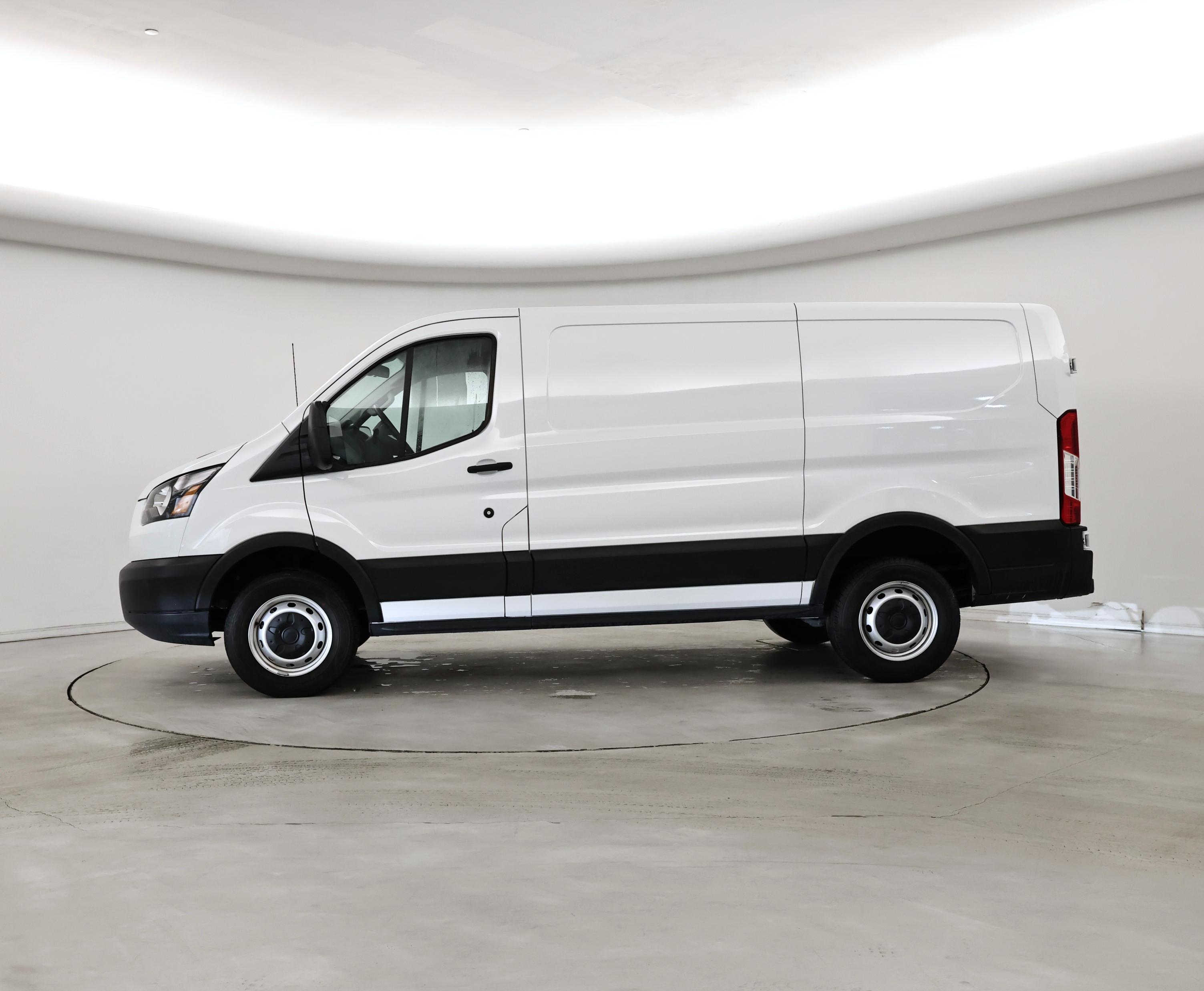 Thumbnail: 2019 Ford Transit Series - 3
