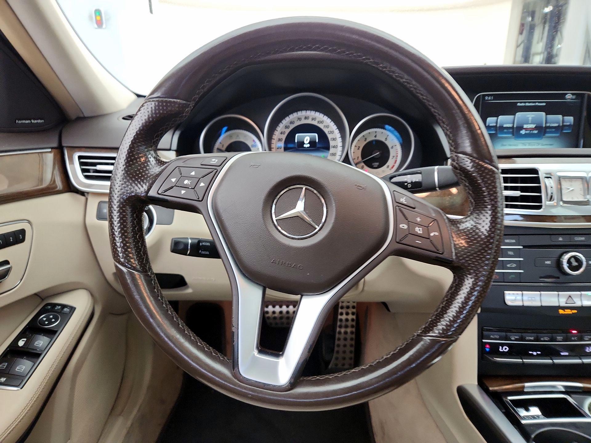 Thumbnail: 2016 Mercedes-Benz E-Class - 10