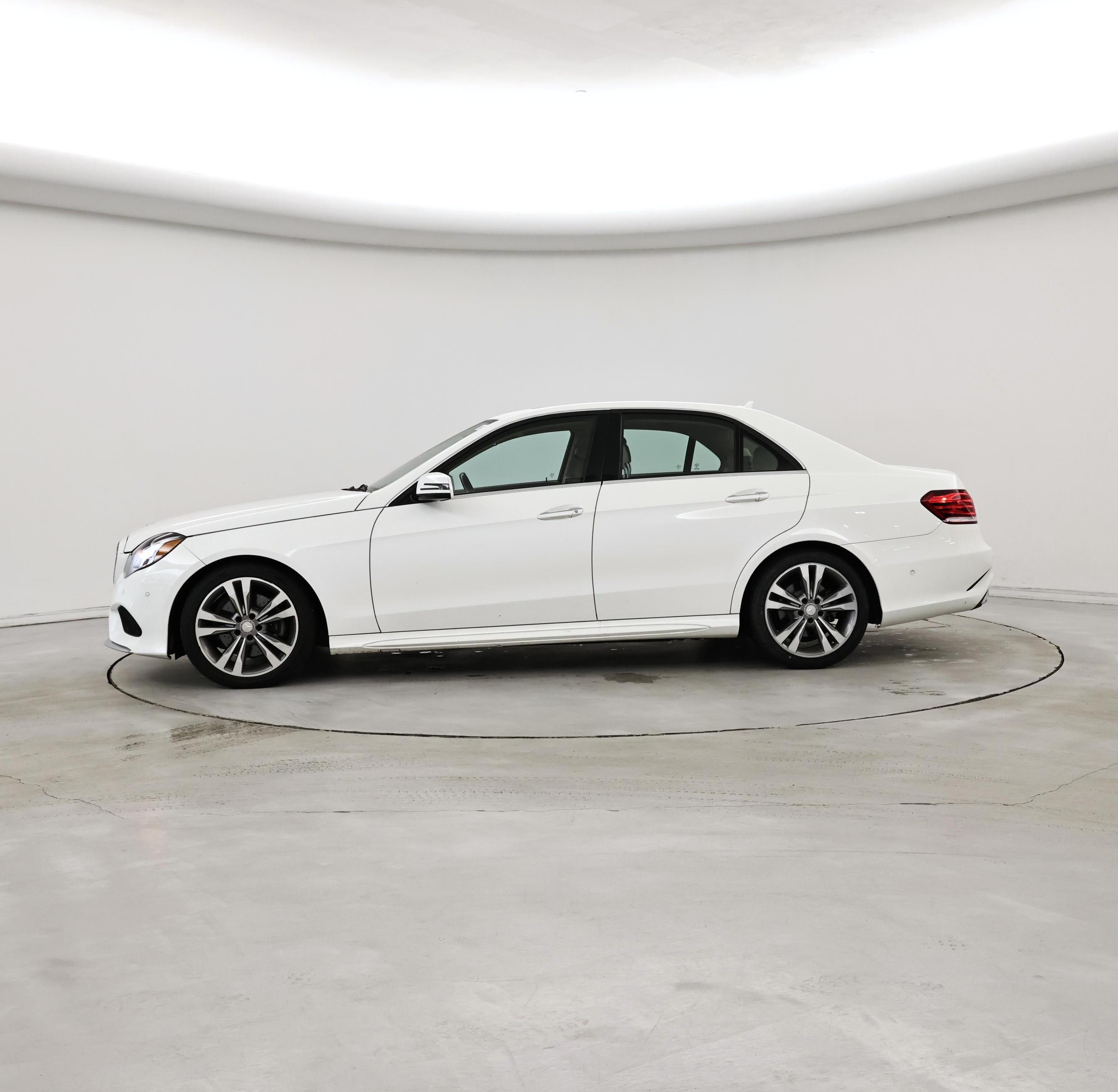 Thumbnail: 2016 Mercedes-Benz E-Class - 3