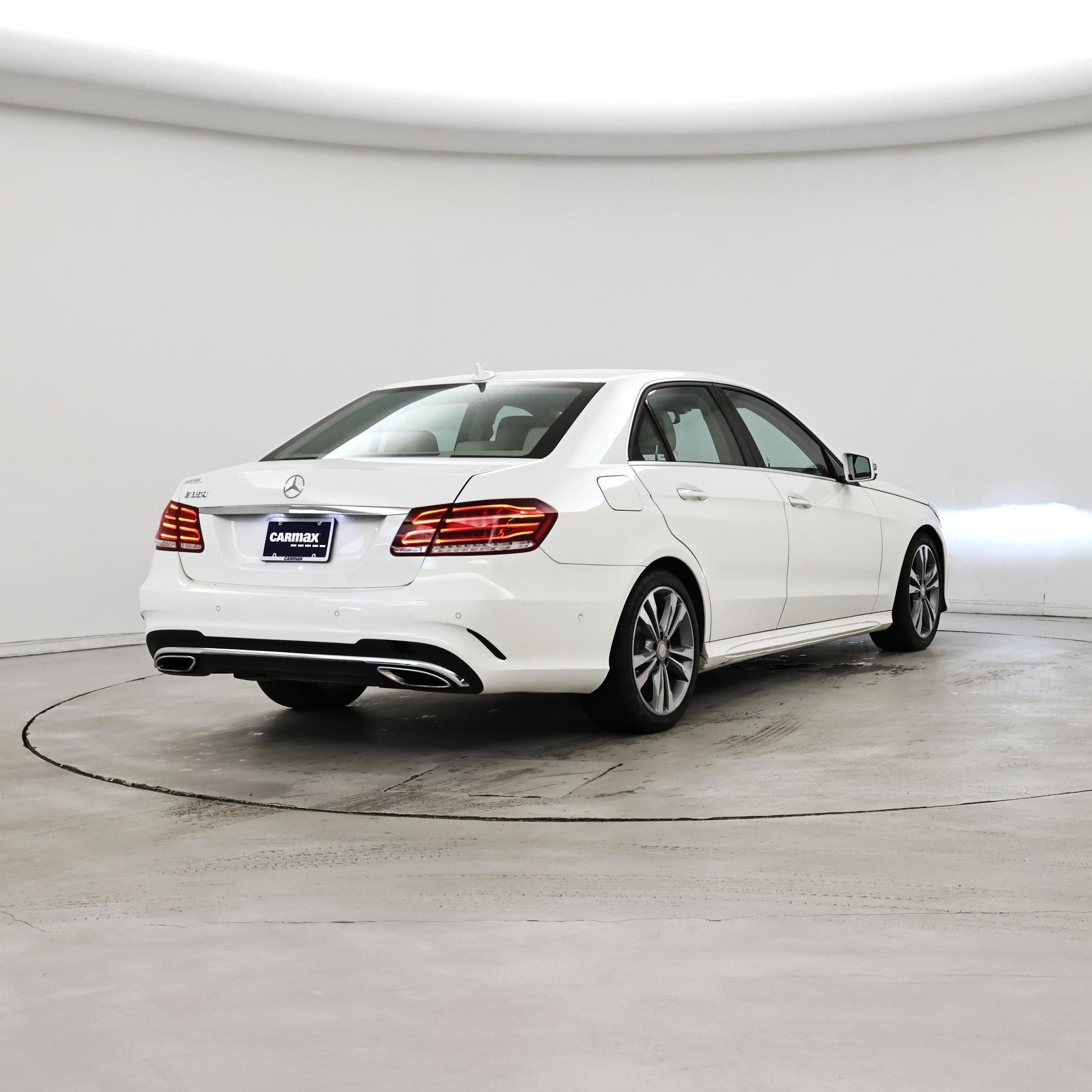 Thumbnail: 2016 Mercedes-Benz E-Class - 8
