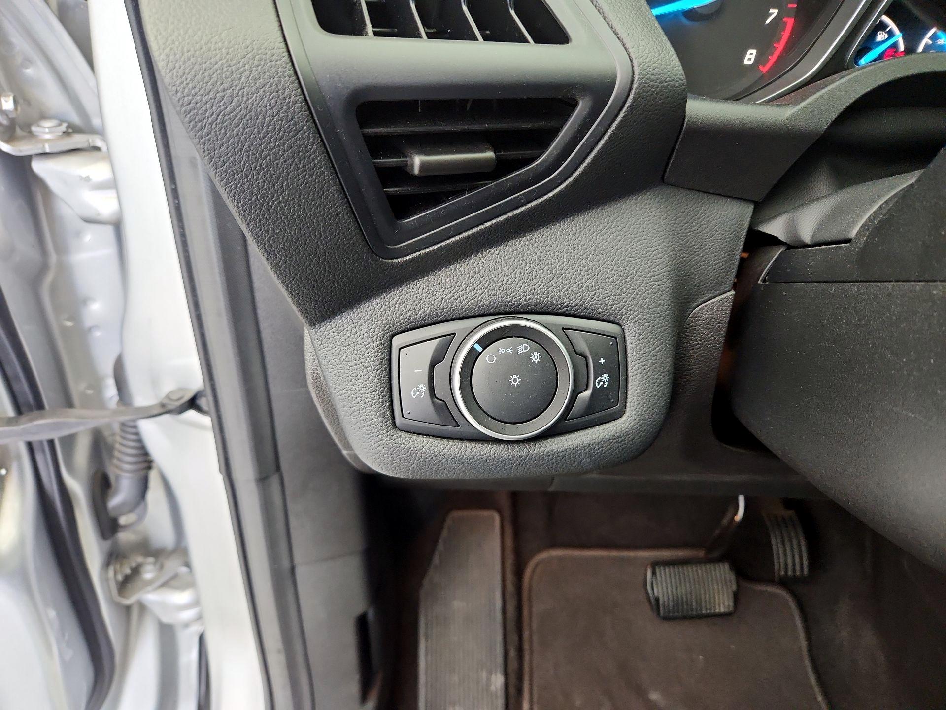 Thumbnail: 2015 Ford Escape - 13